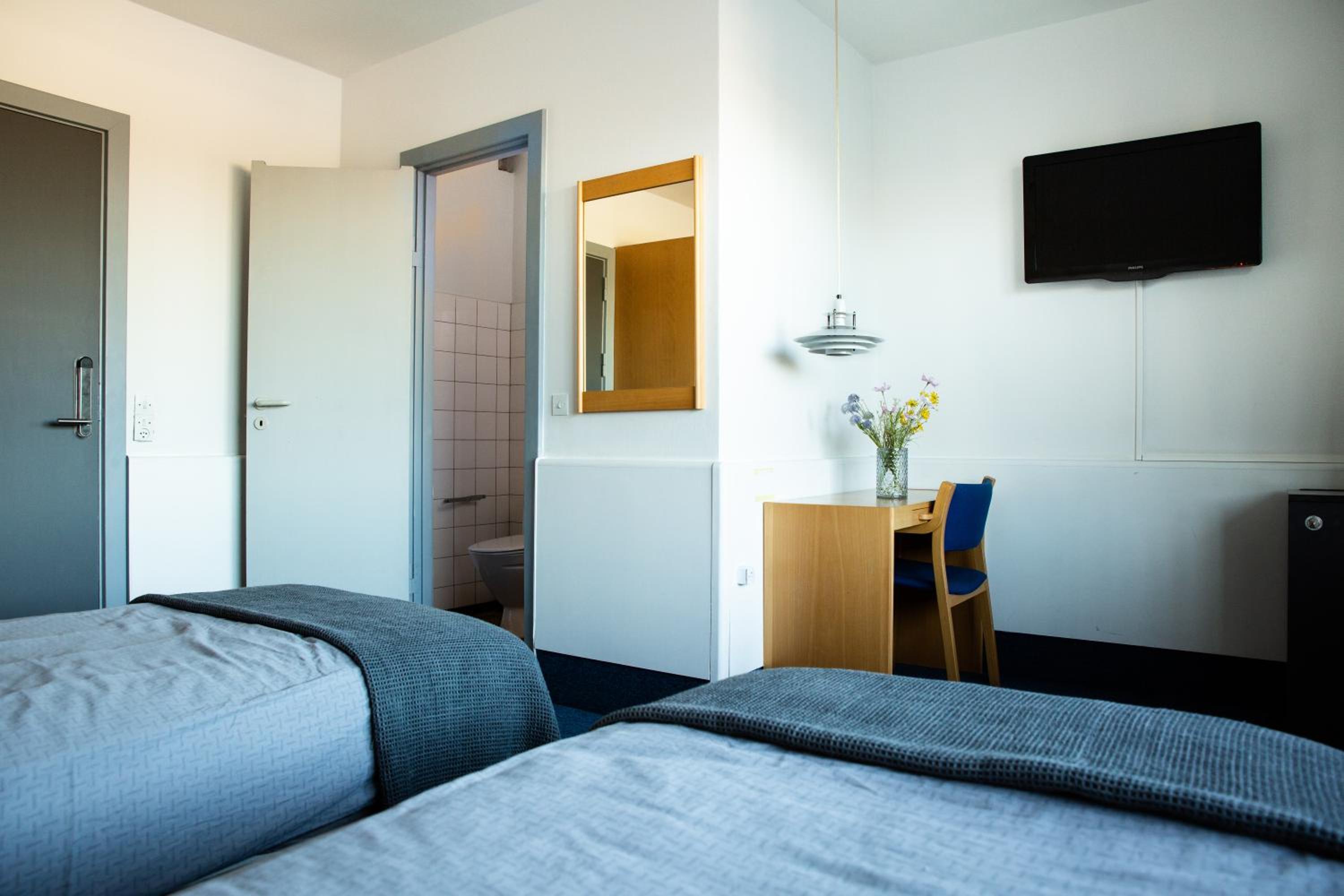 Budget Double Room - Photo 4