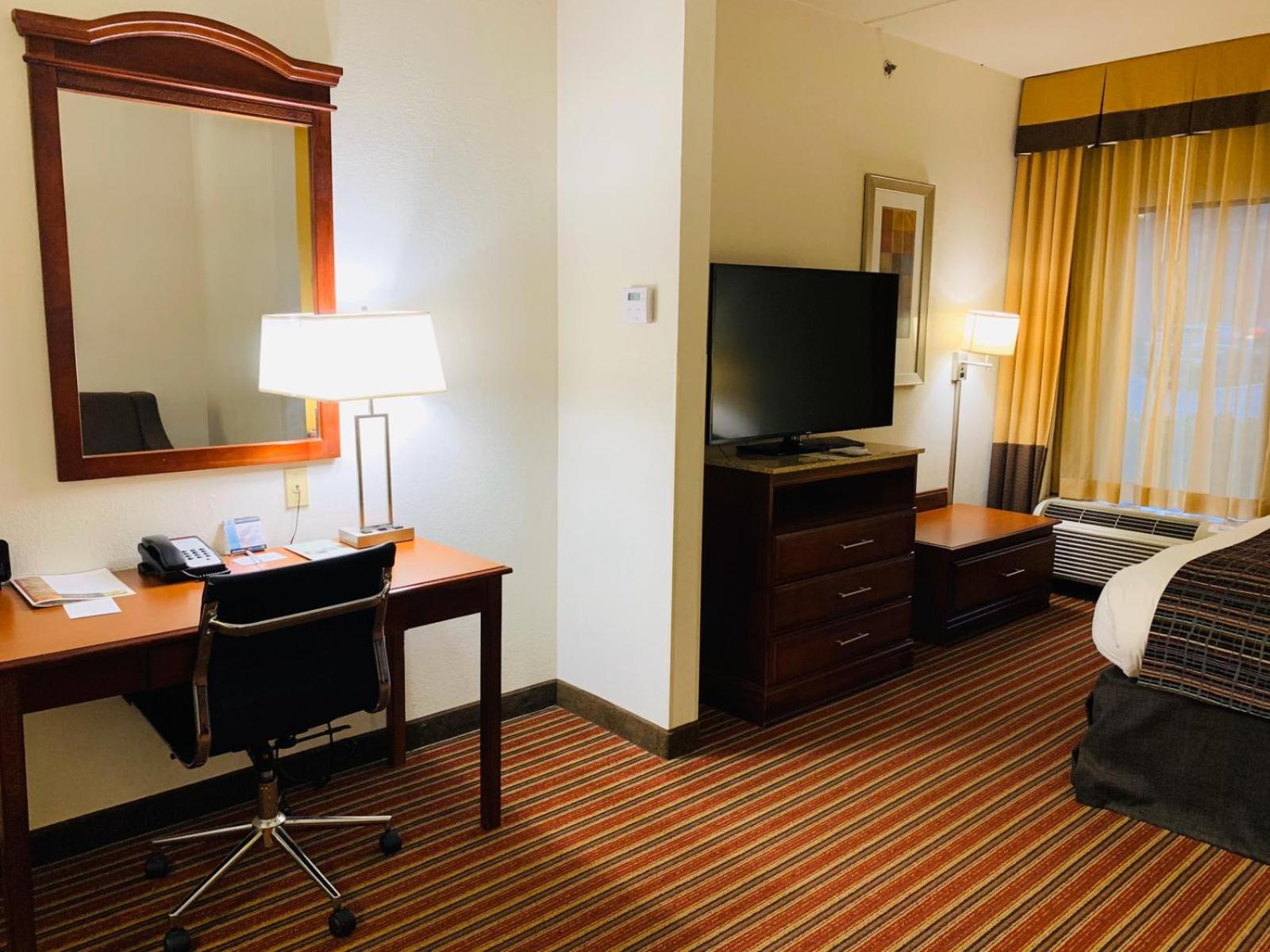 One-Bedroom Suite With Two Double Beds