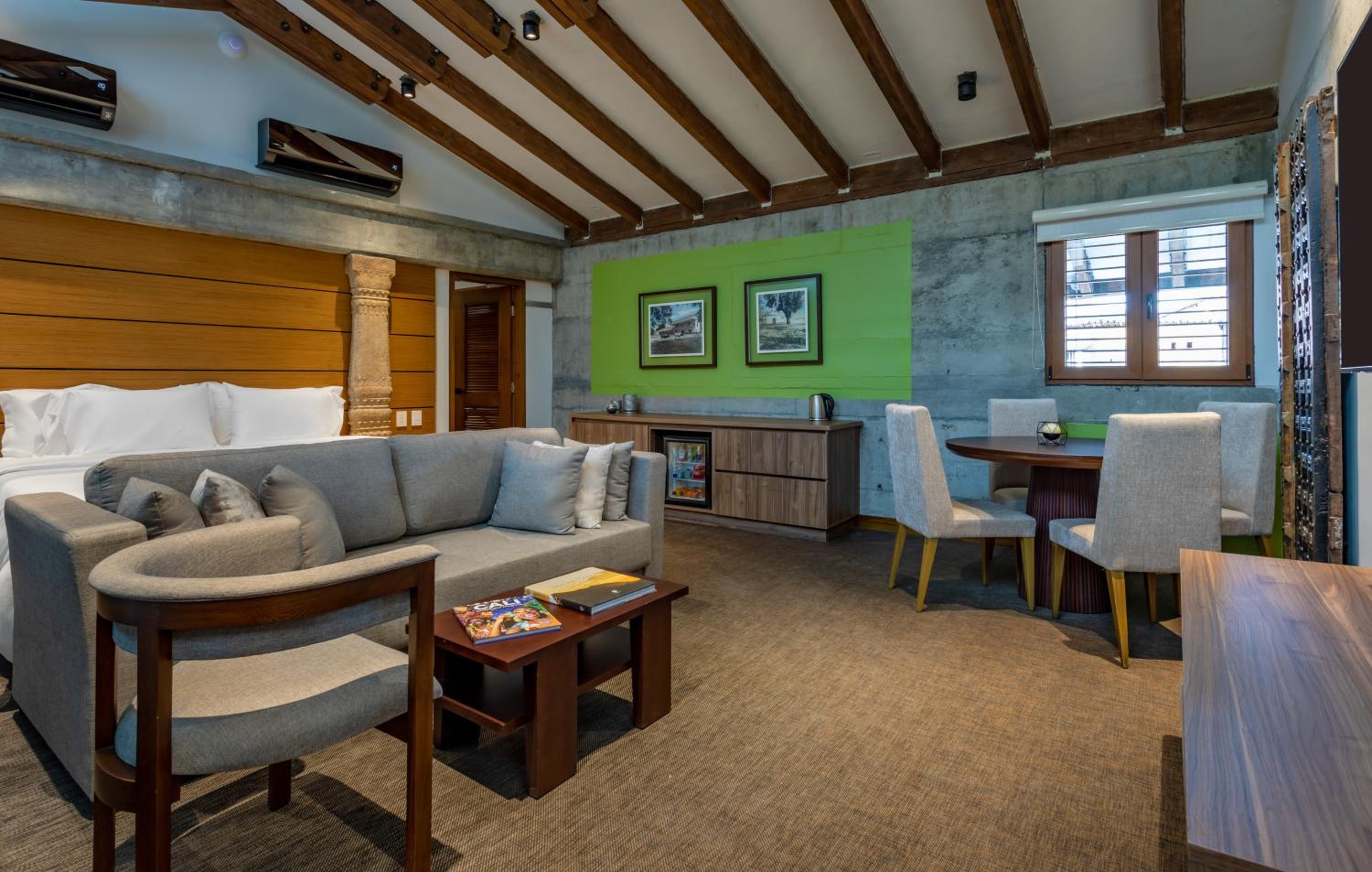 Superior Suite - Photo 3