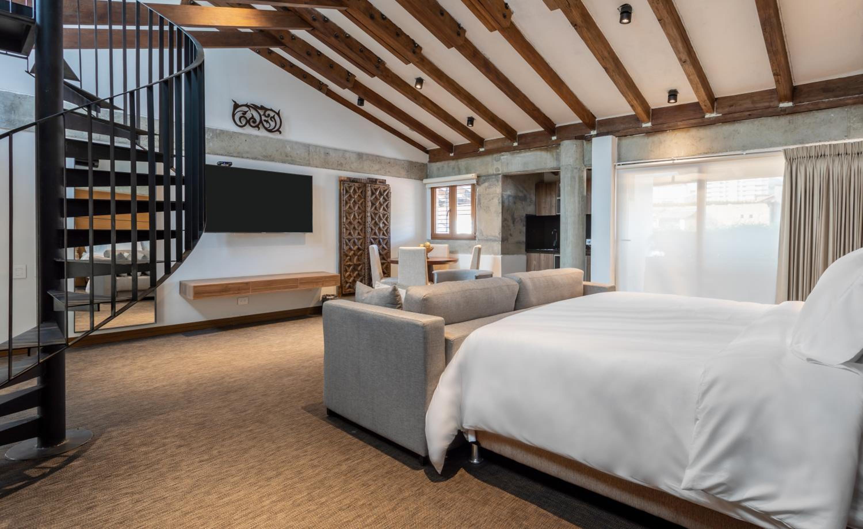 Deluxe Suite - Photo 4