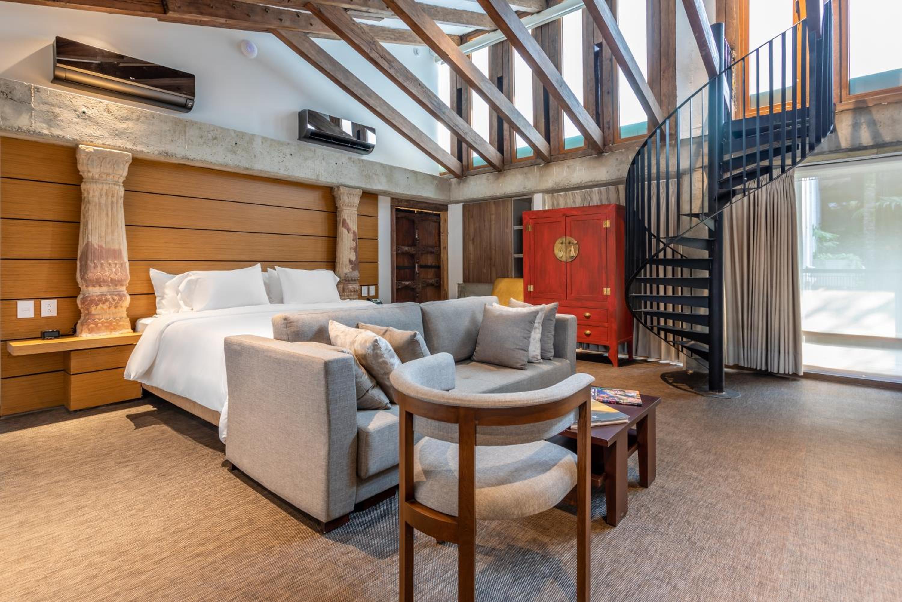 Deluxe Suite - Photo 1