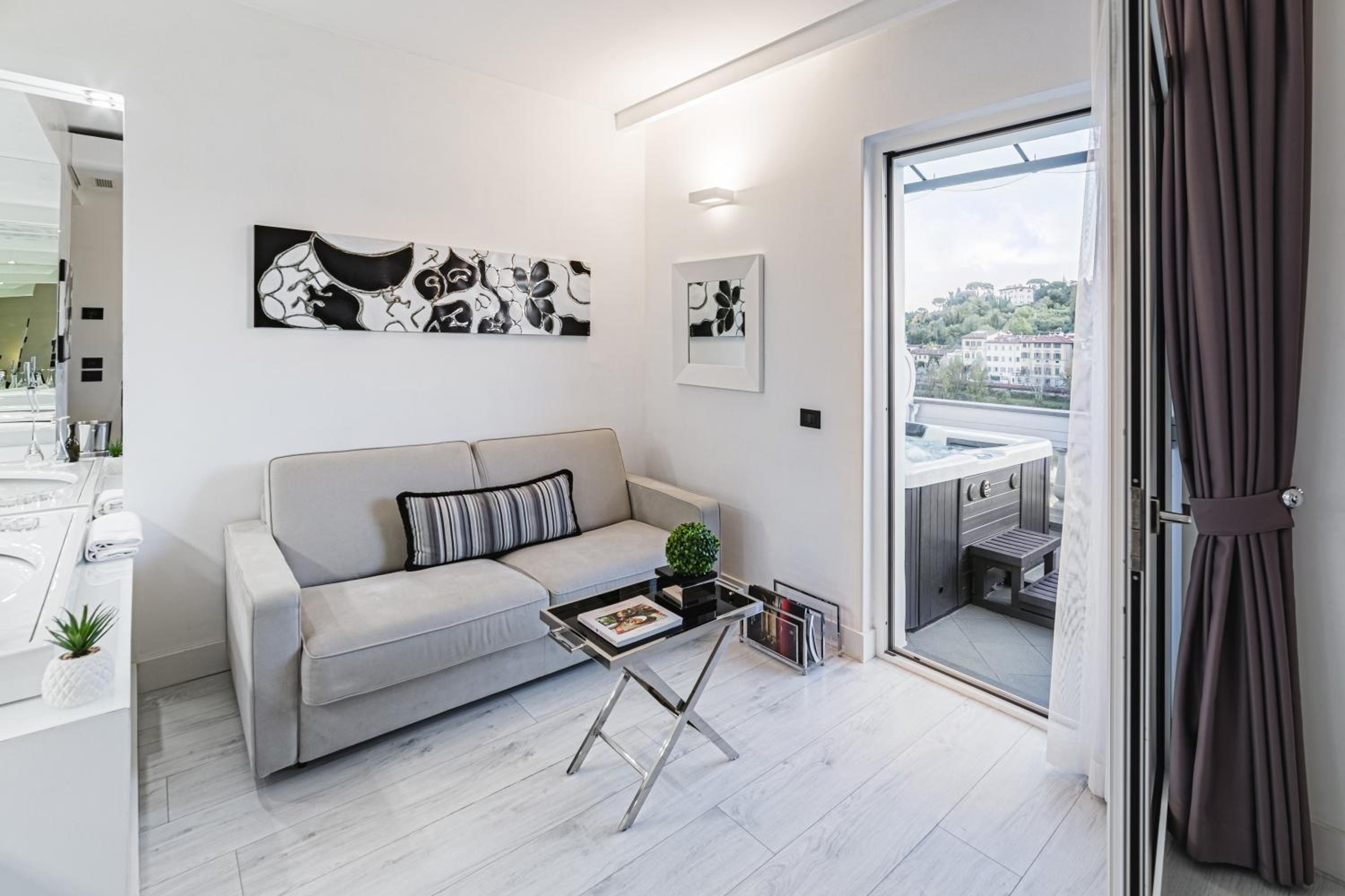Deluxe Suite with Spa Access - Arno View
