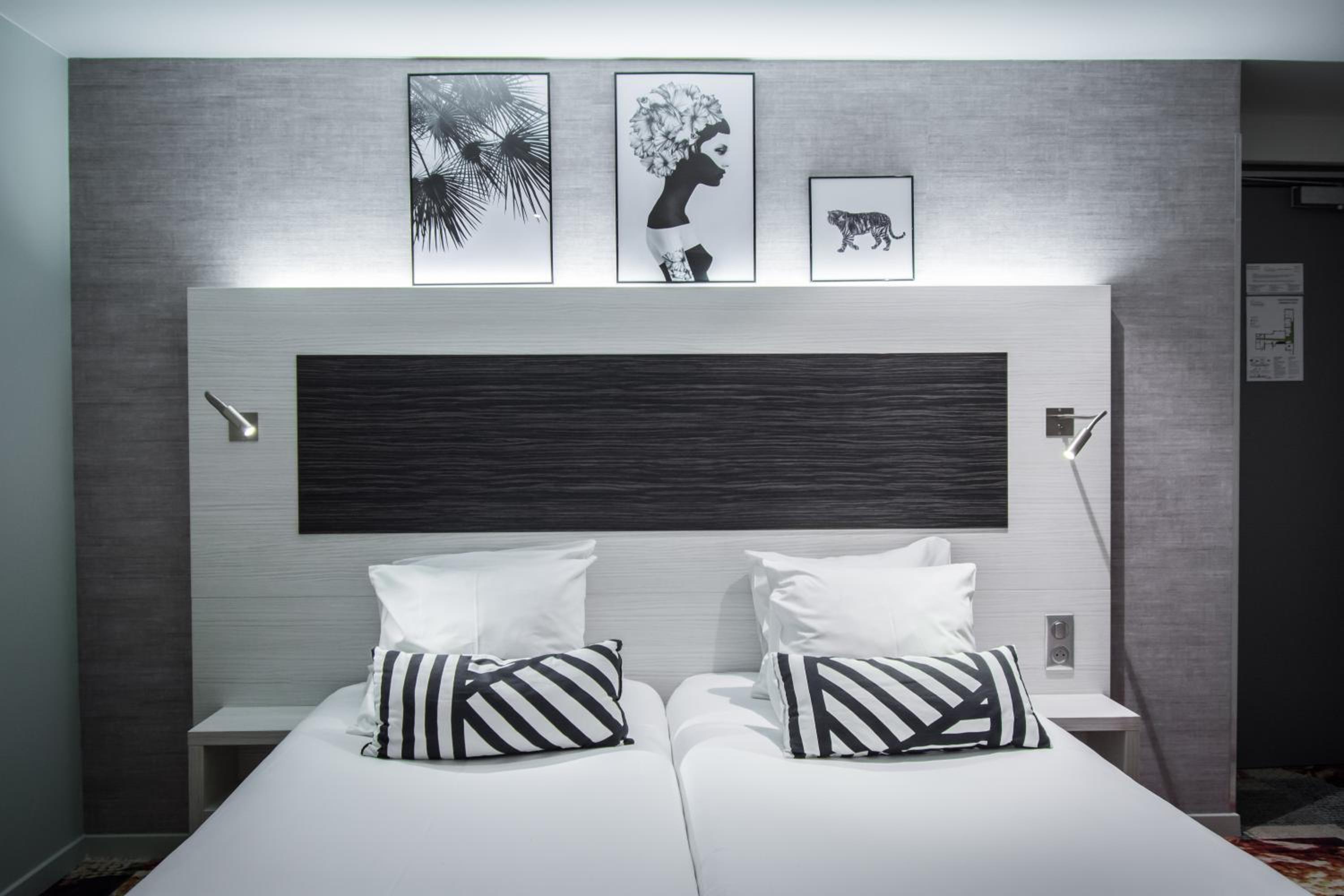 Twin Room - Photo 2