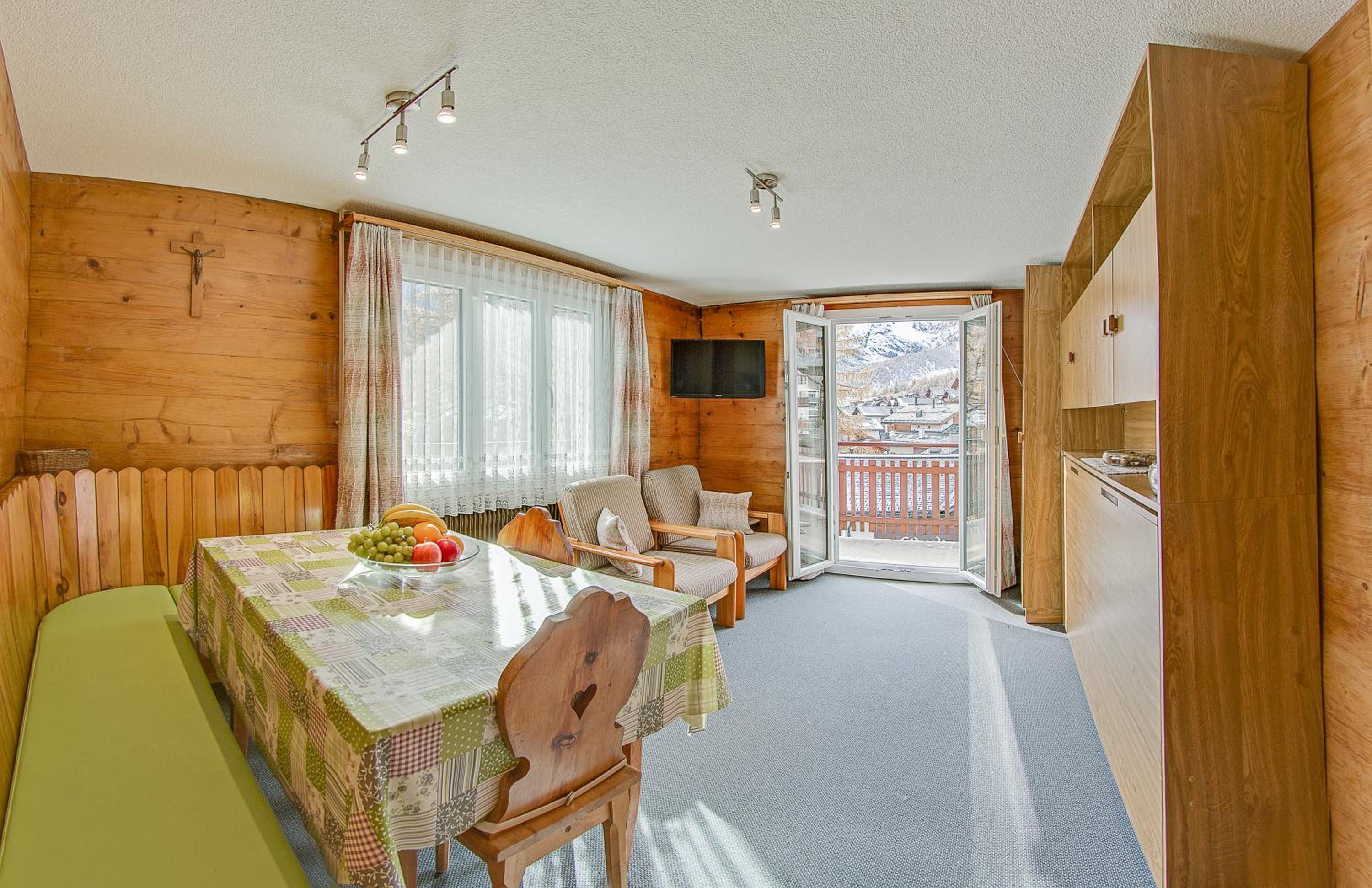 Two-Bedroom Apartment With Balcony 3 photo 1