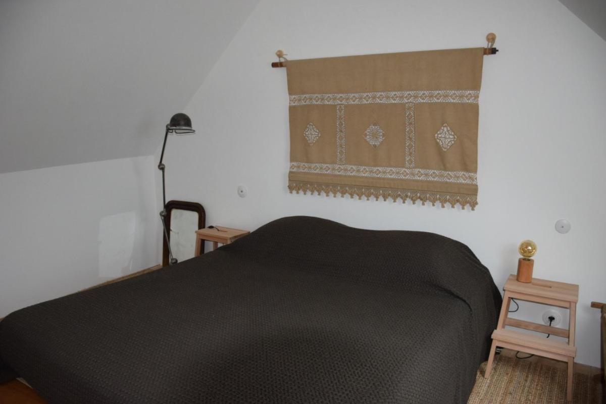 Deluxe Room (2 Adults + 1 Child) - Photo 3
