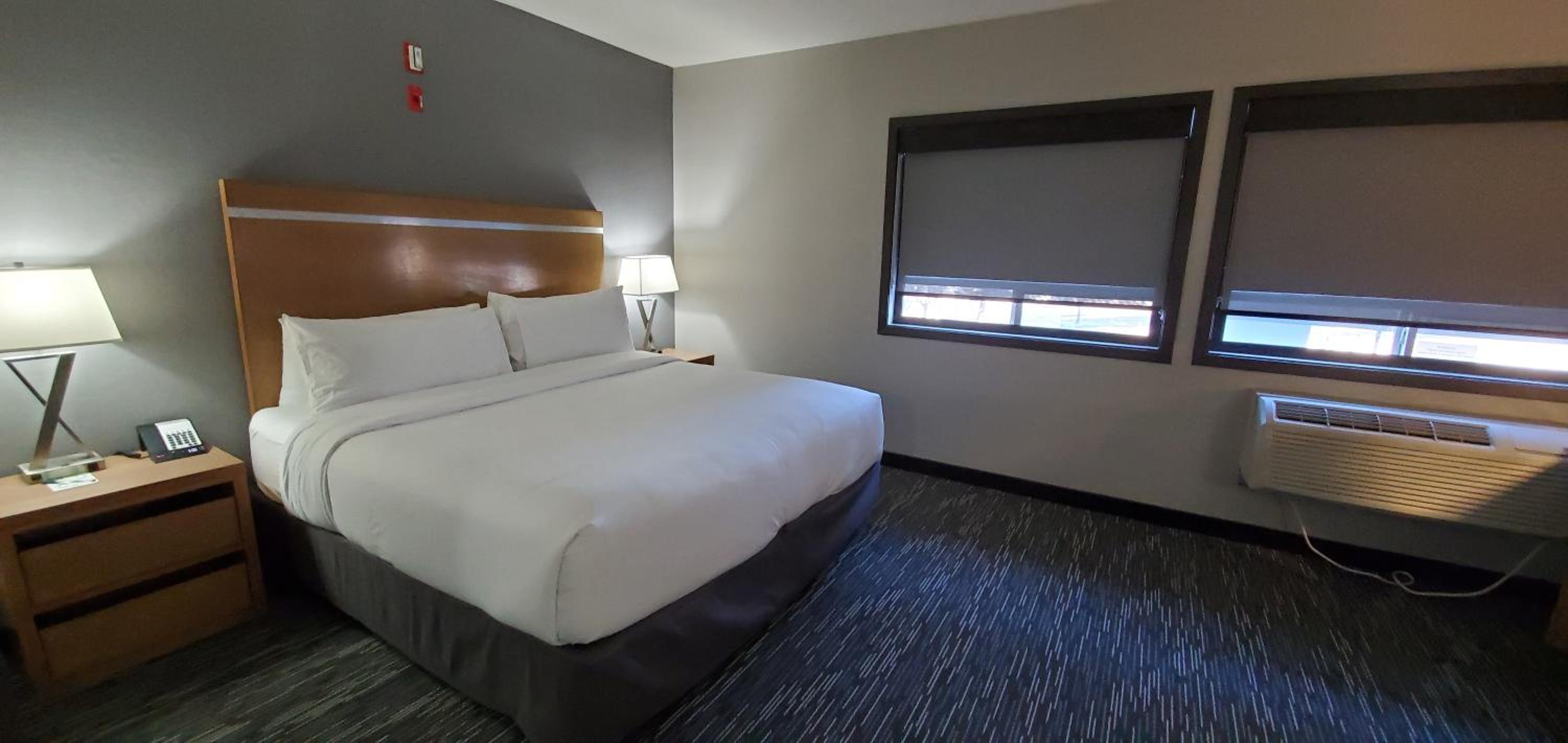 Superior King Suite - Non-Smoking - Photo 6