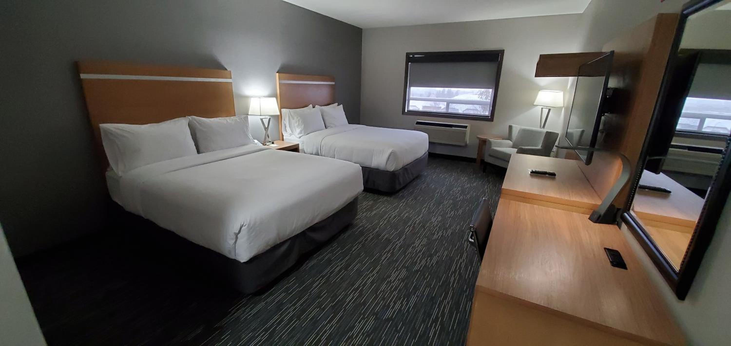 Queen Room with Two Queen Beds - Non-Smoking - Photo 1