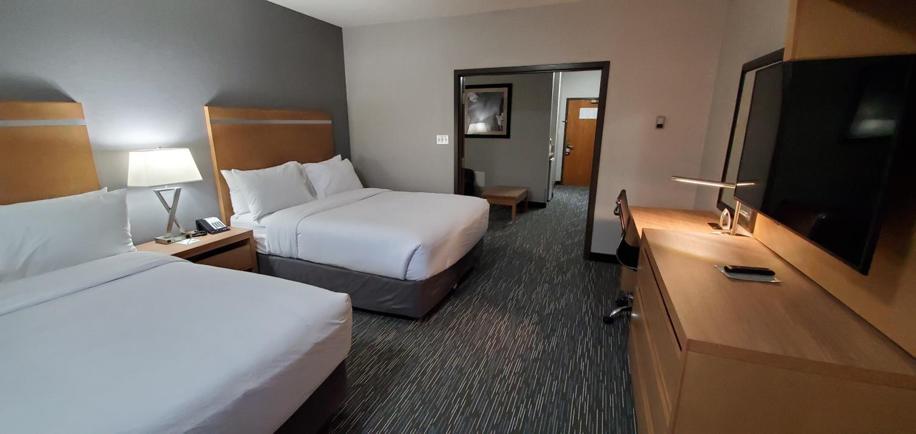 One-Bedroom Suite with Two Queen Beds - Non-Smoking - Photo 1