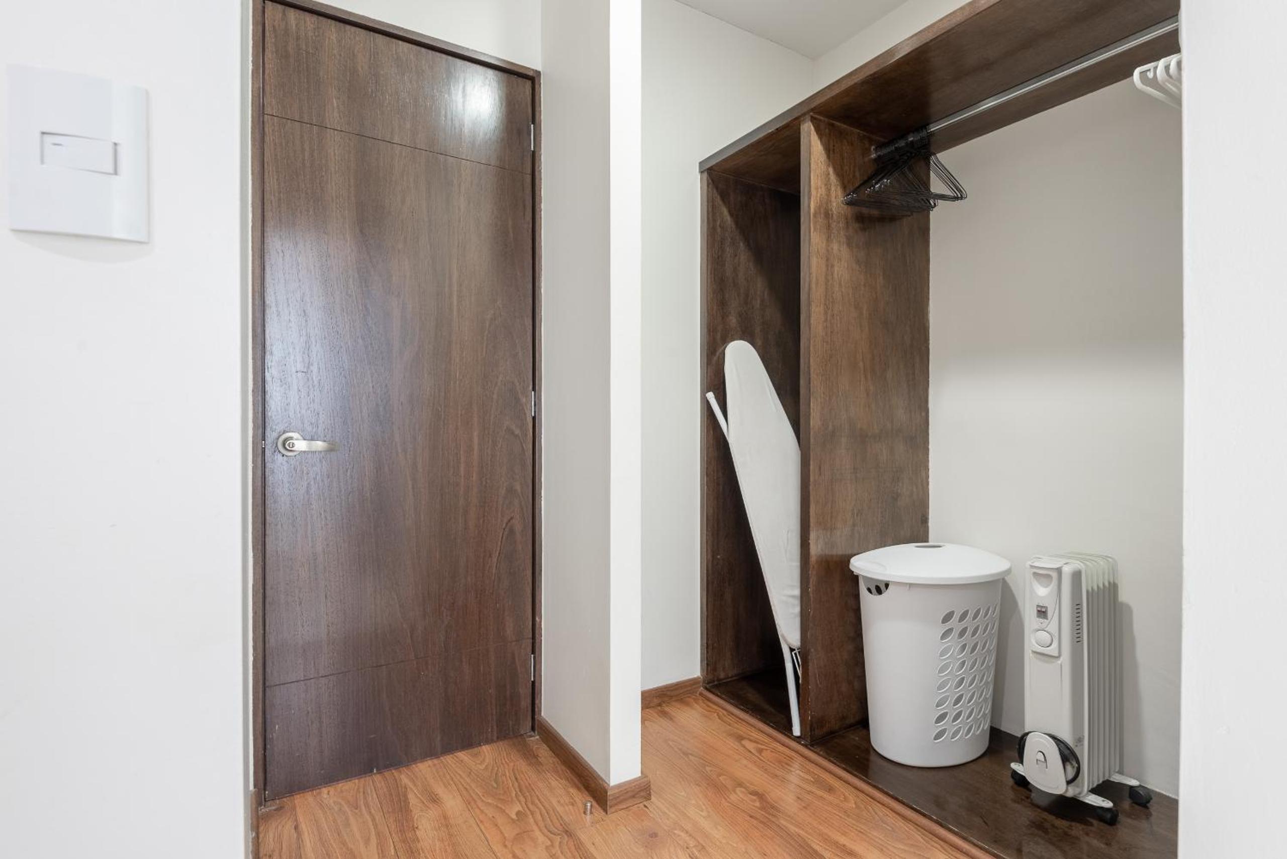 Standard King Room - Photo 3