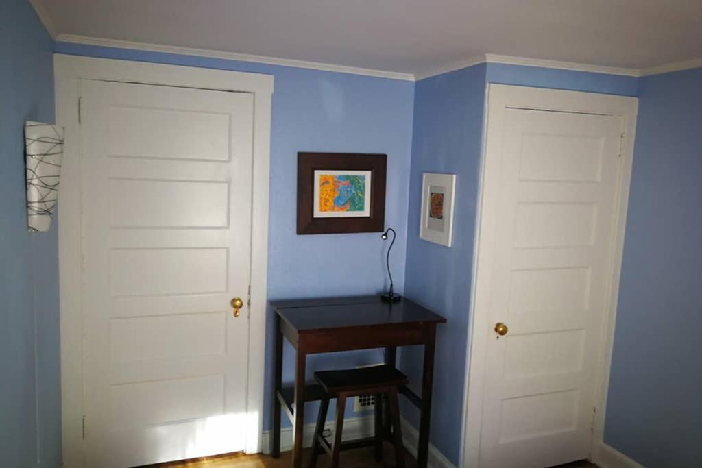 Three-Bedroom House photo 3