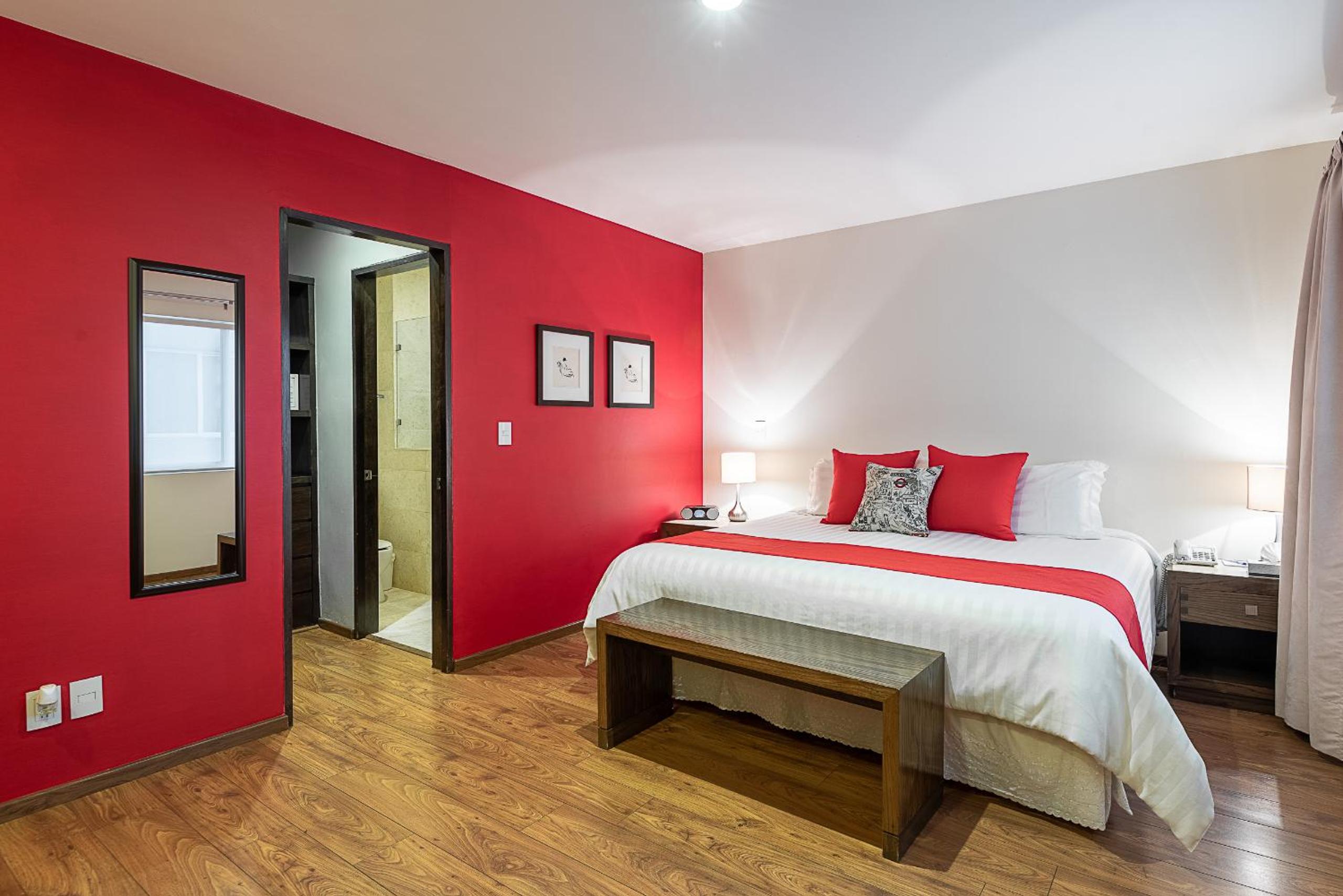 Standard King Room - Photo 22