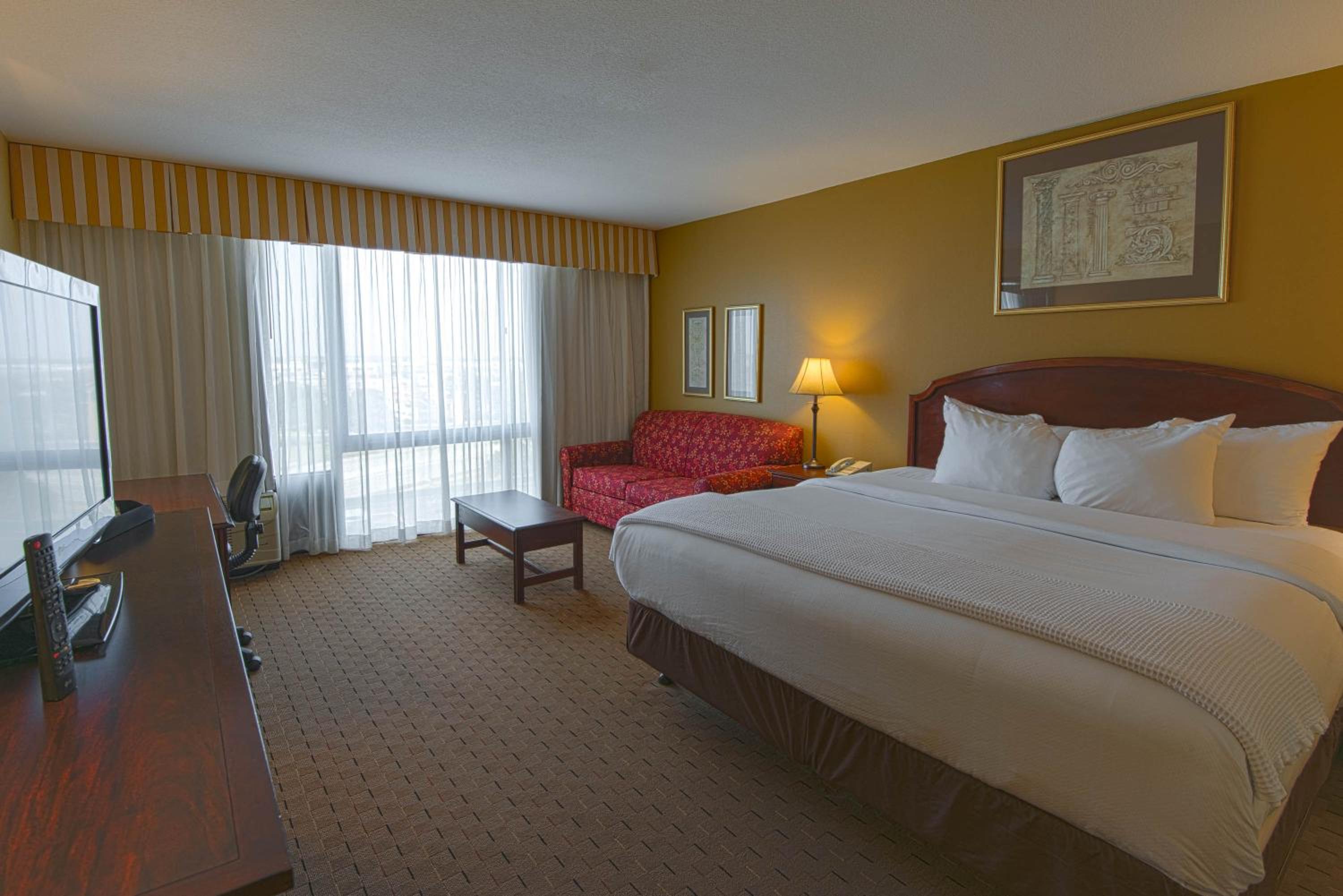 King Room with Sofa Bed - Non-Smoking - Photo 3