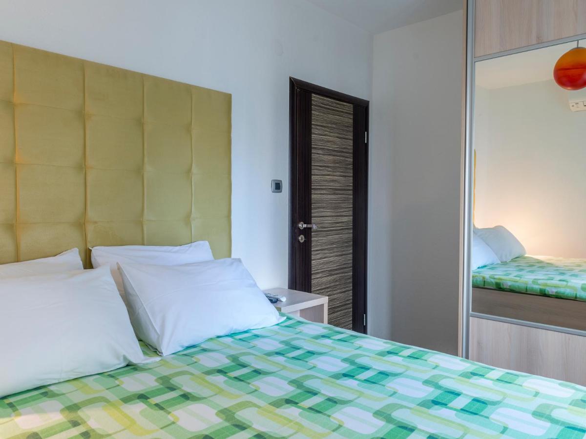 One Bedroom Apartment with Balcony photo 1