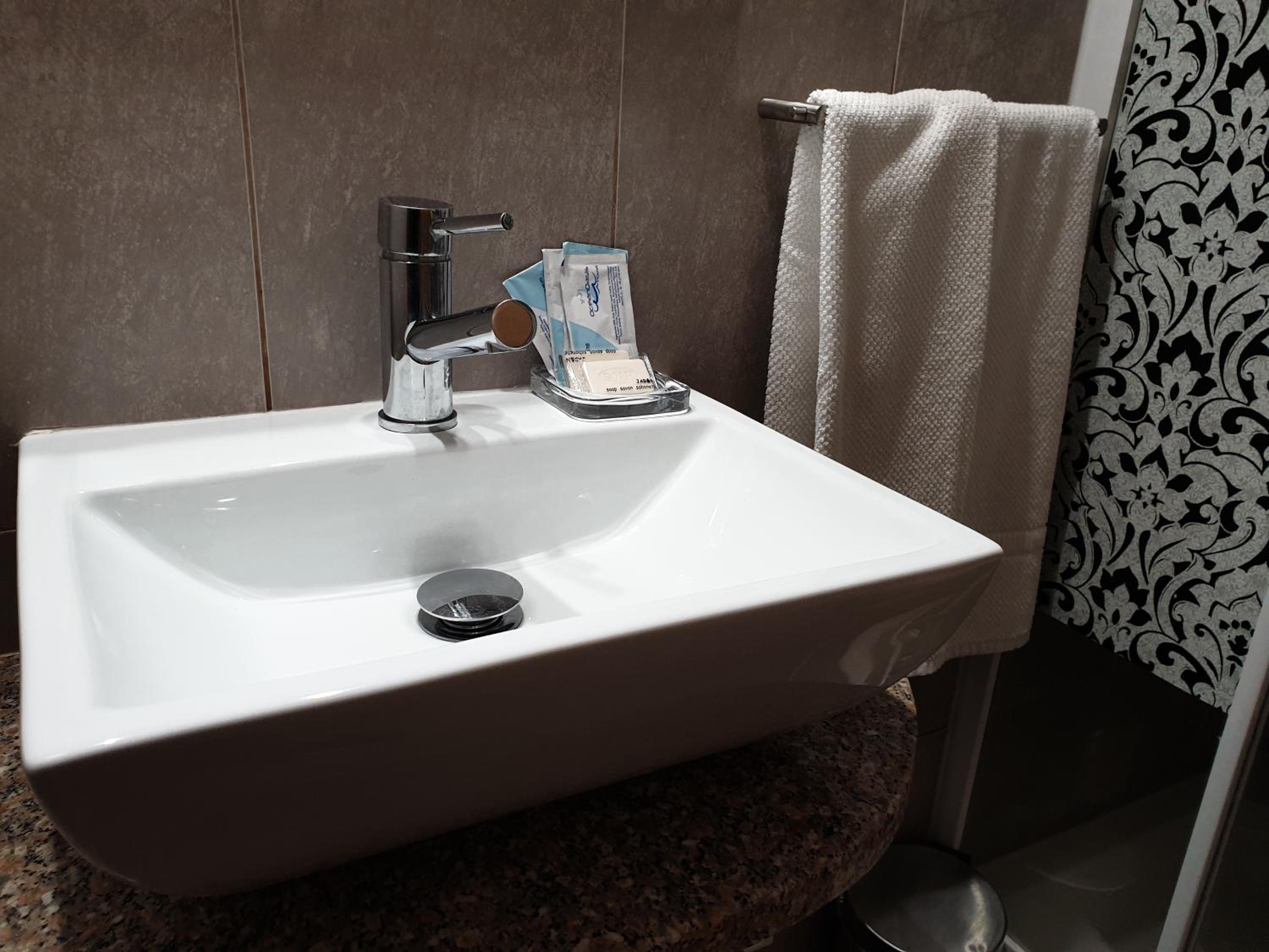 Double Room with Terrace - Photo 10