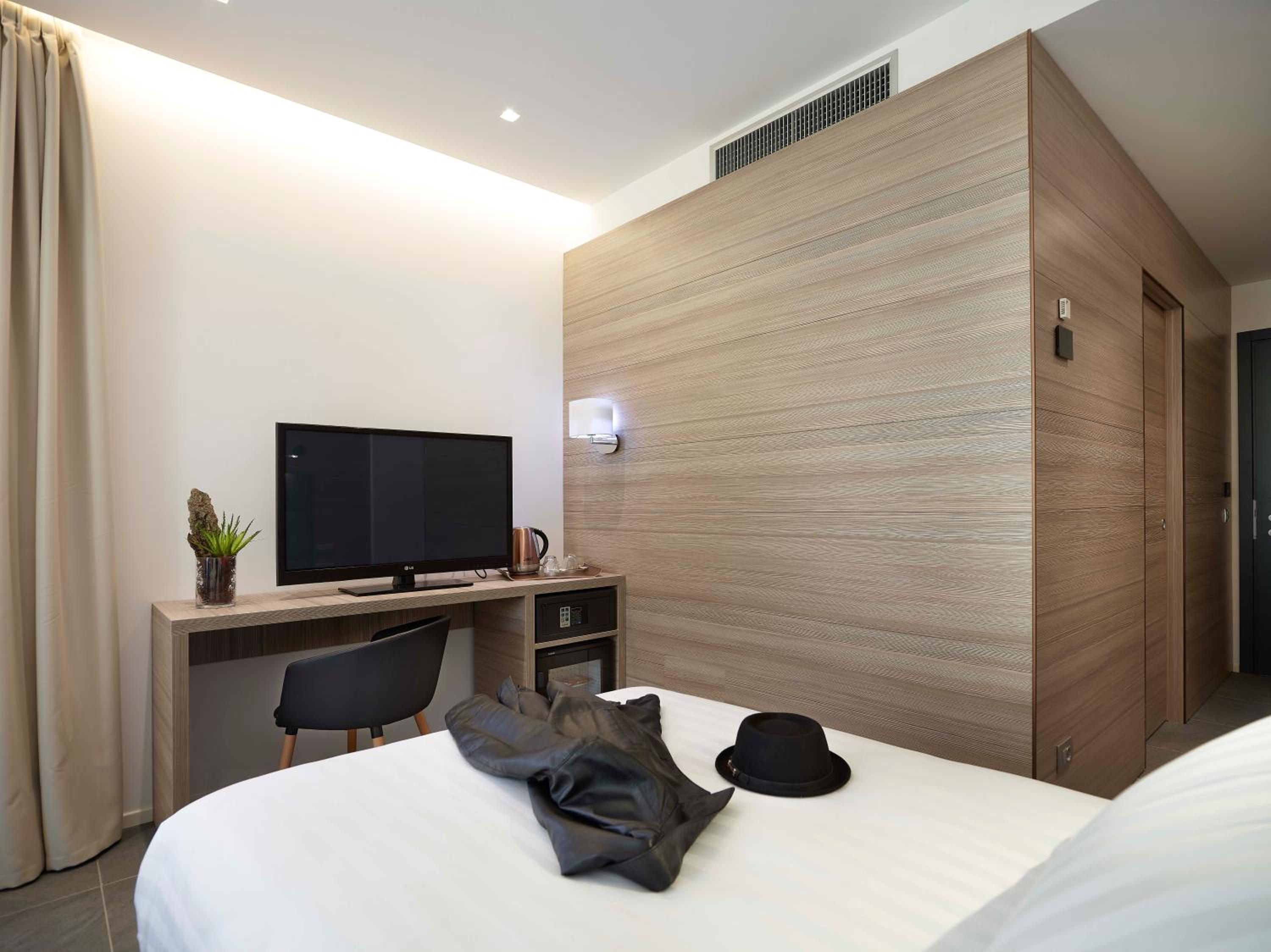 Double or Twin Room - Photo 7