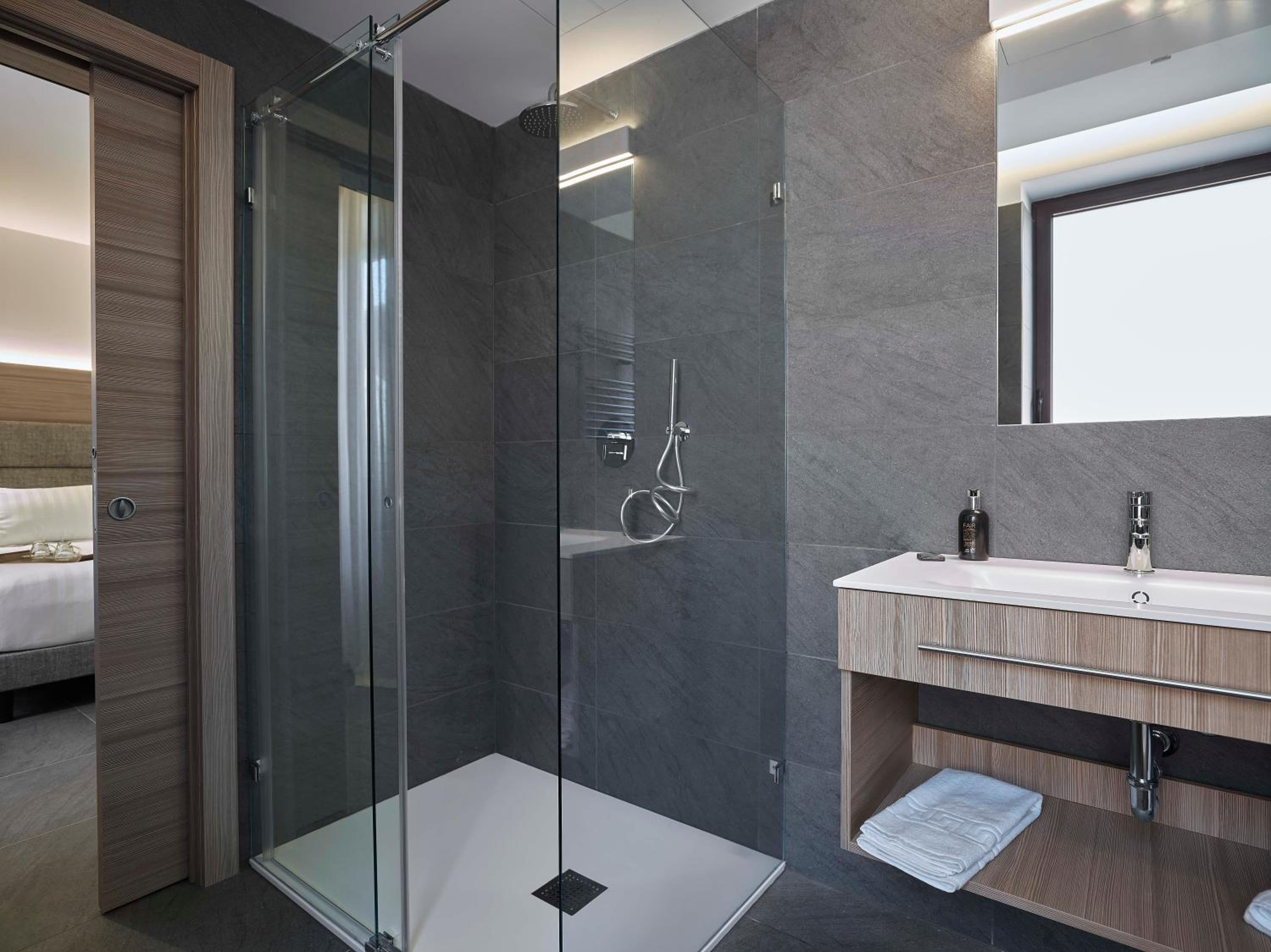 Double or Twin Room - Photo 12
