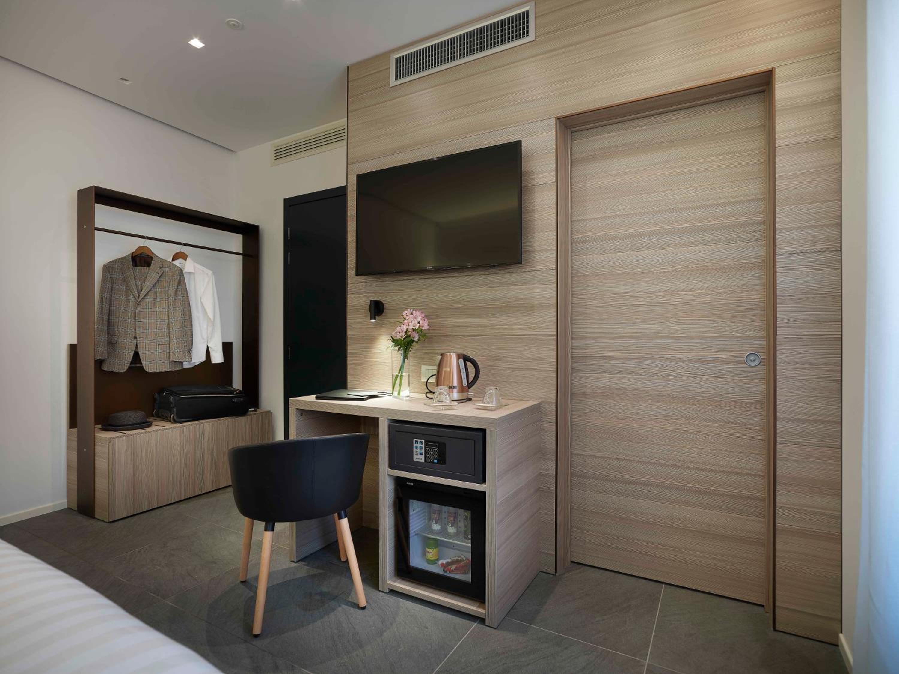 Double or Twin Room - Photo 9