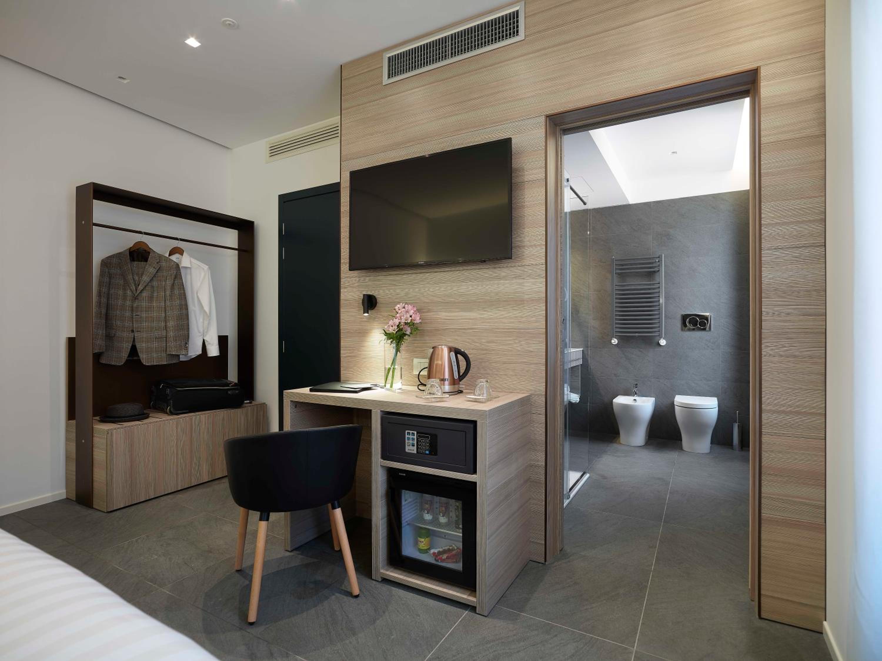 Double or Twin Room - Photo 10