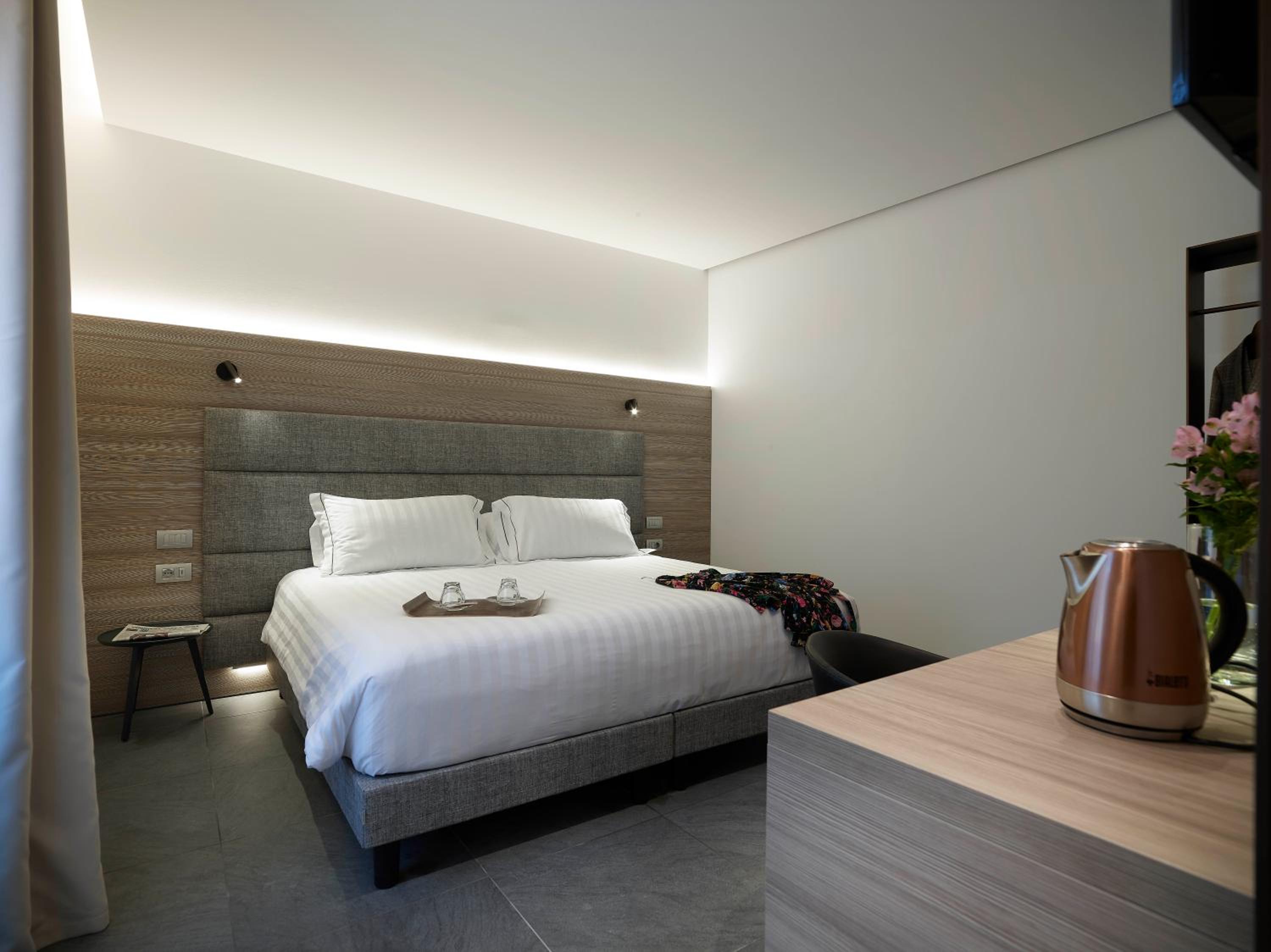 Double or Twin Room - Photo 13