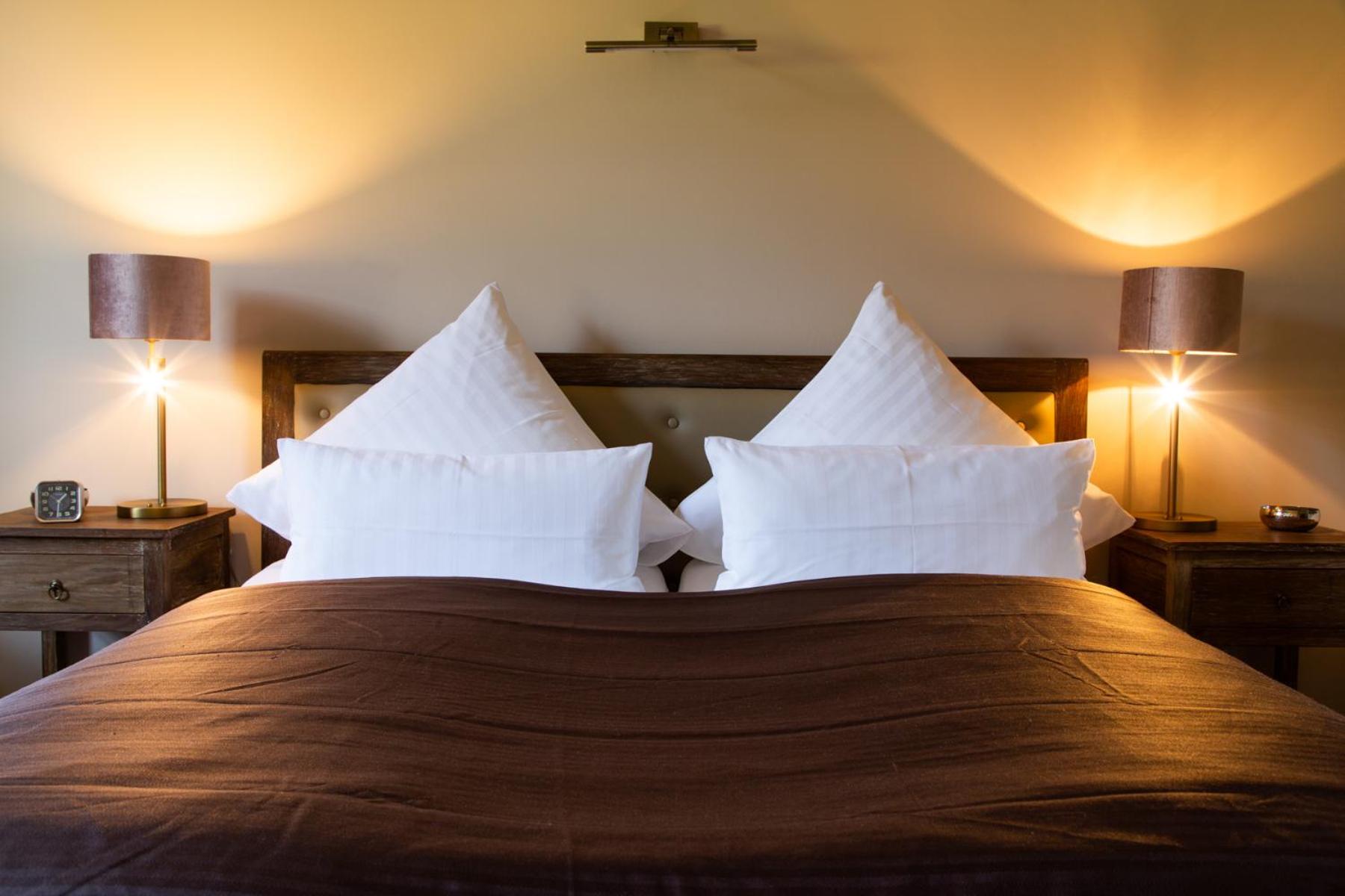 Deluxe Double Room with Shower - Photo 12