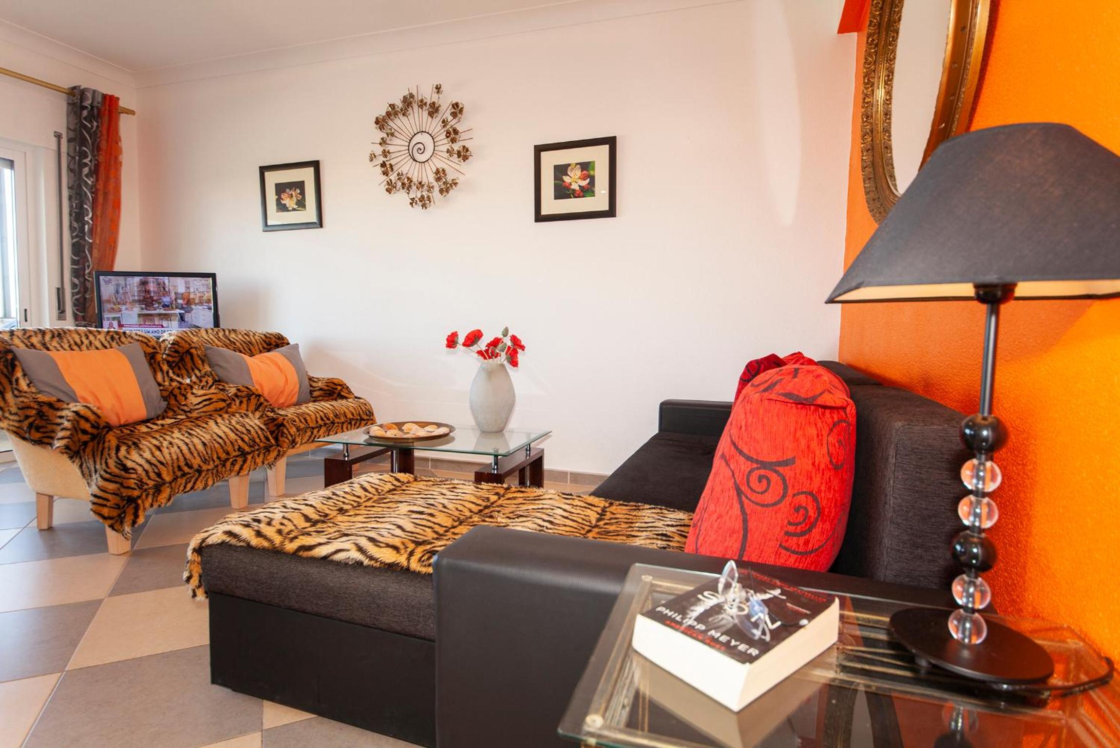 Two-Bedroom Apartment - Photo 17