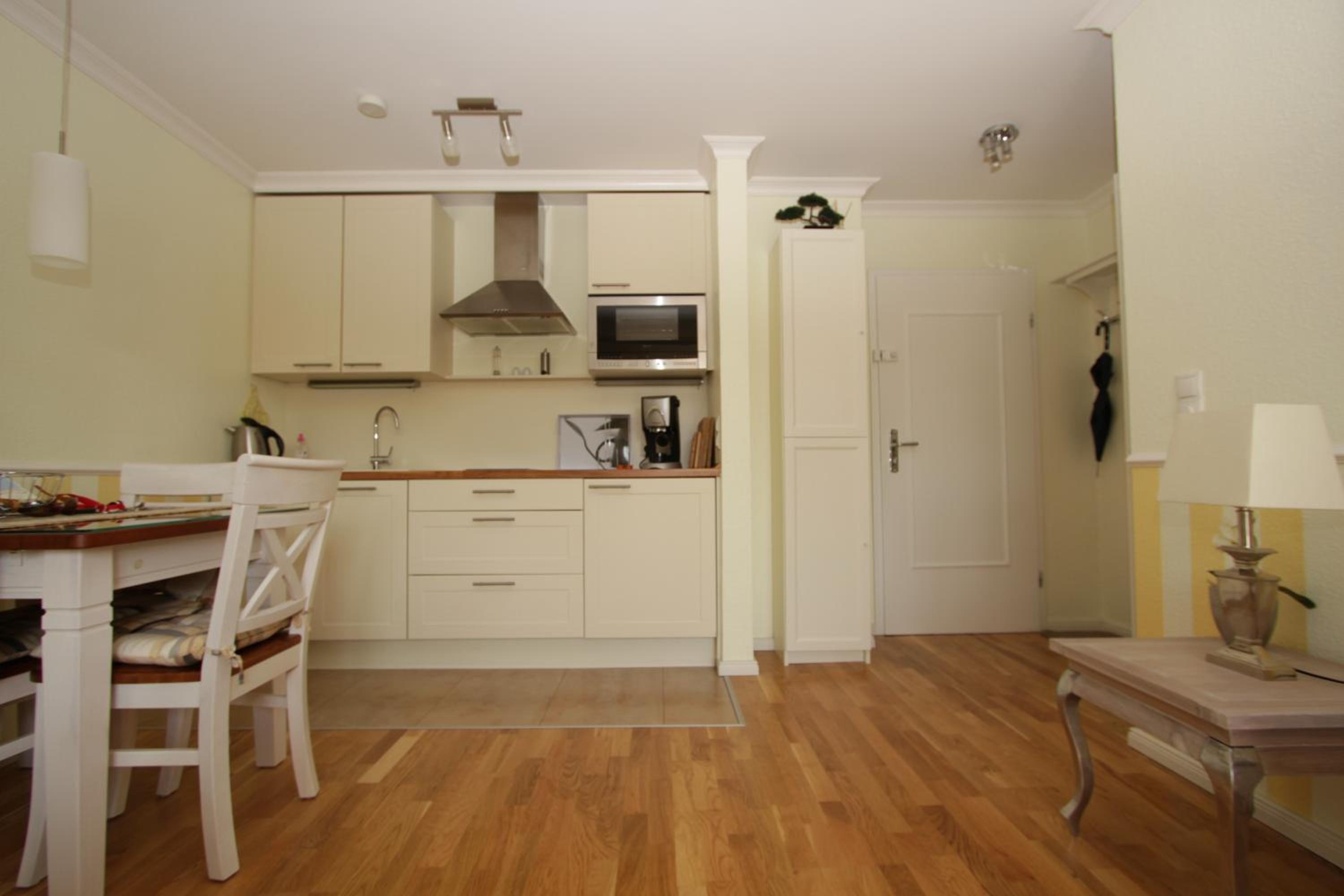 One-Bedroom Apartment - Photo 12
