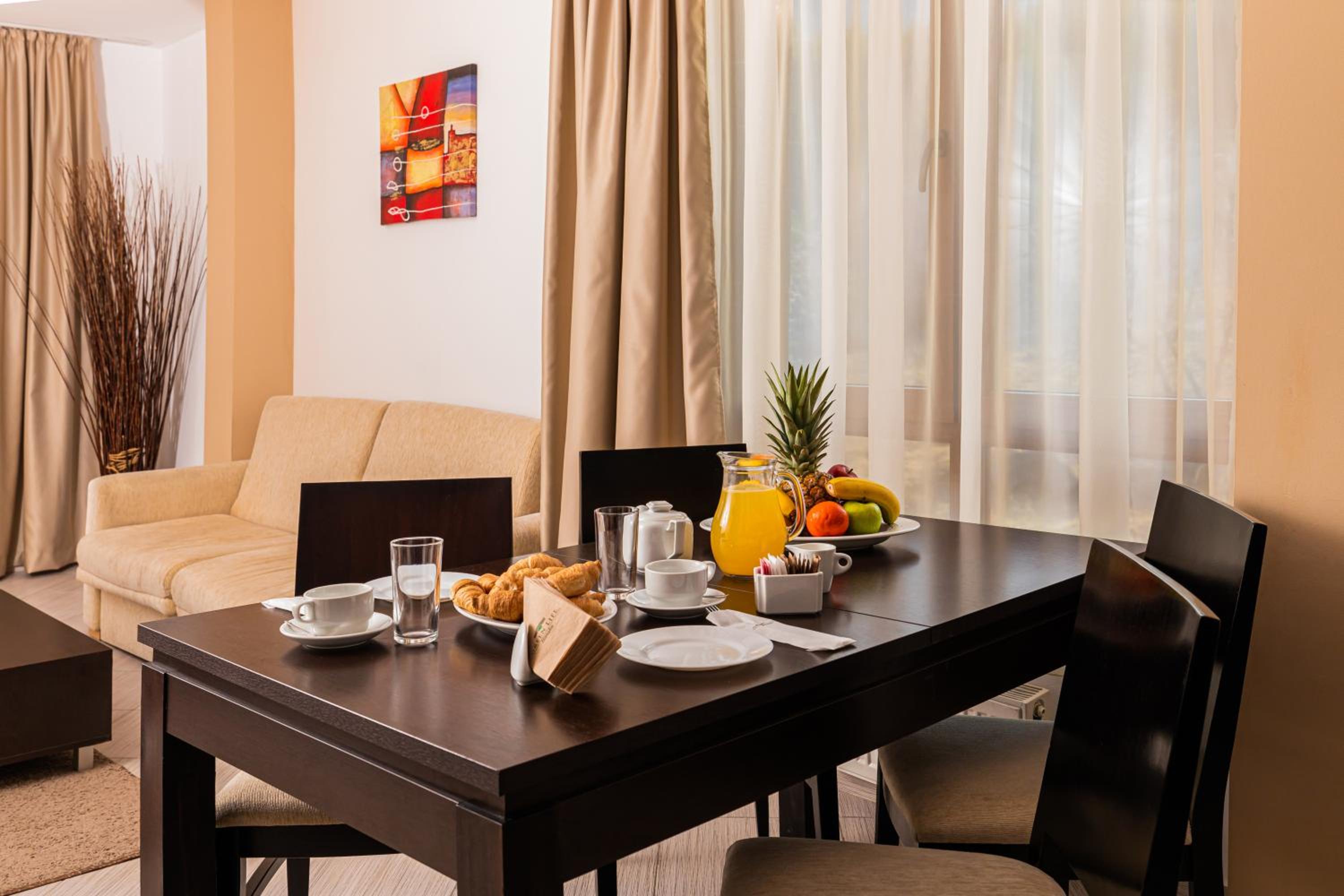 One-Bedroom Apartment-Annex Building - Free Spa Access photo 2