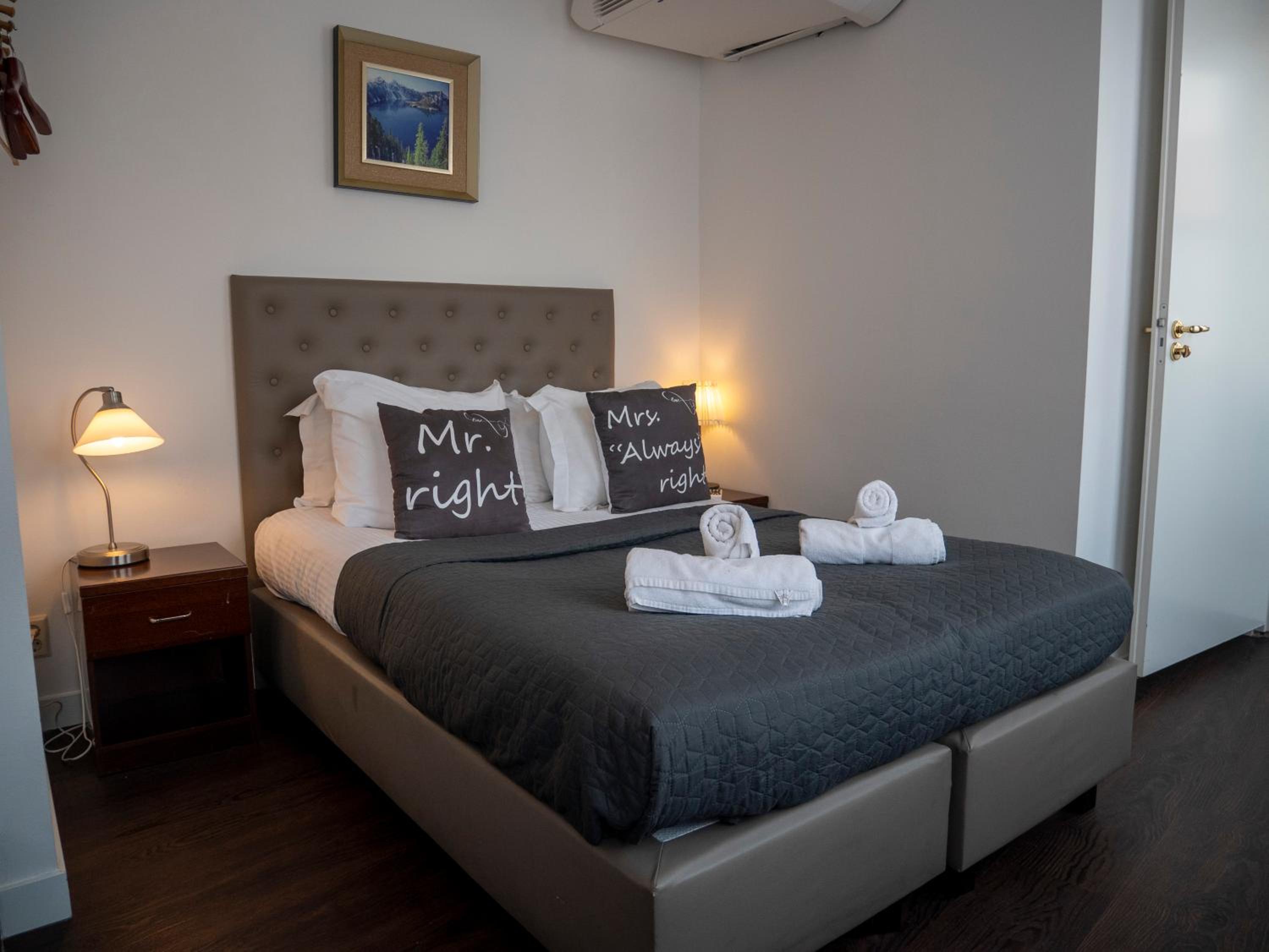 Budget Double Room - Photo 4