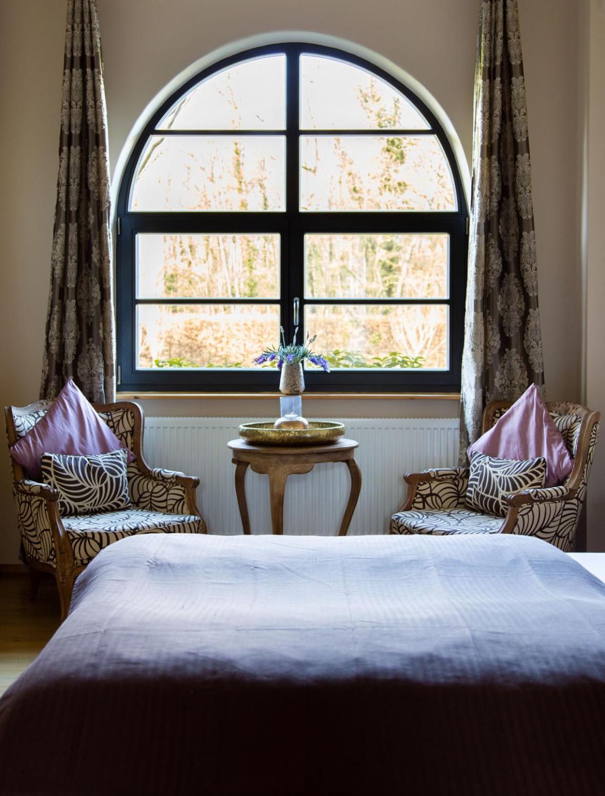 Deluxe Double Room with Shower - Photo 13