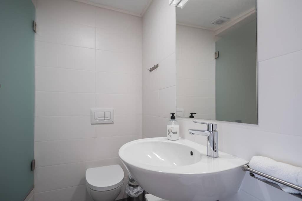 One-Bedroom House - Photo 32