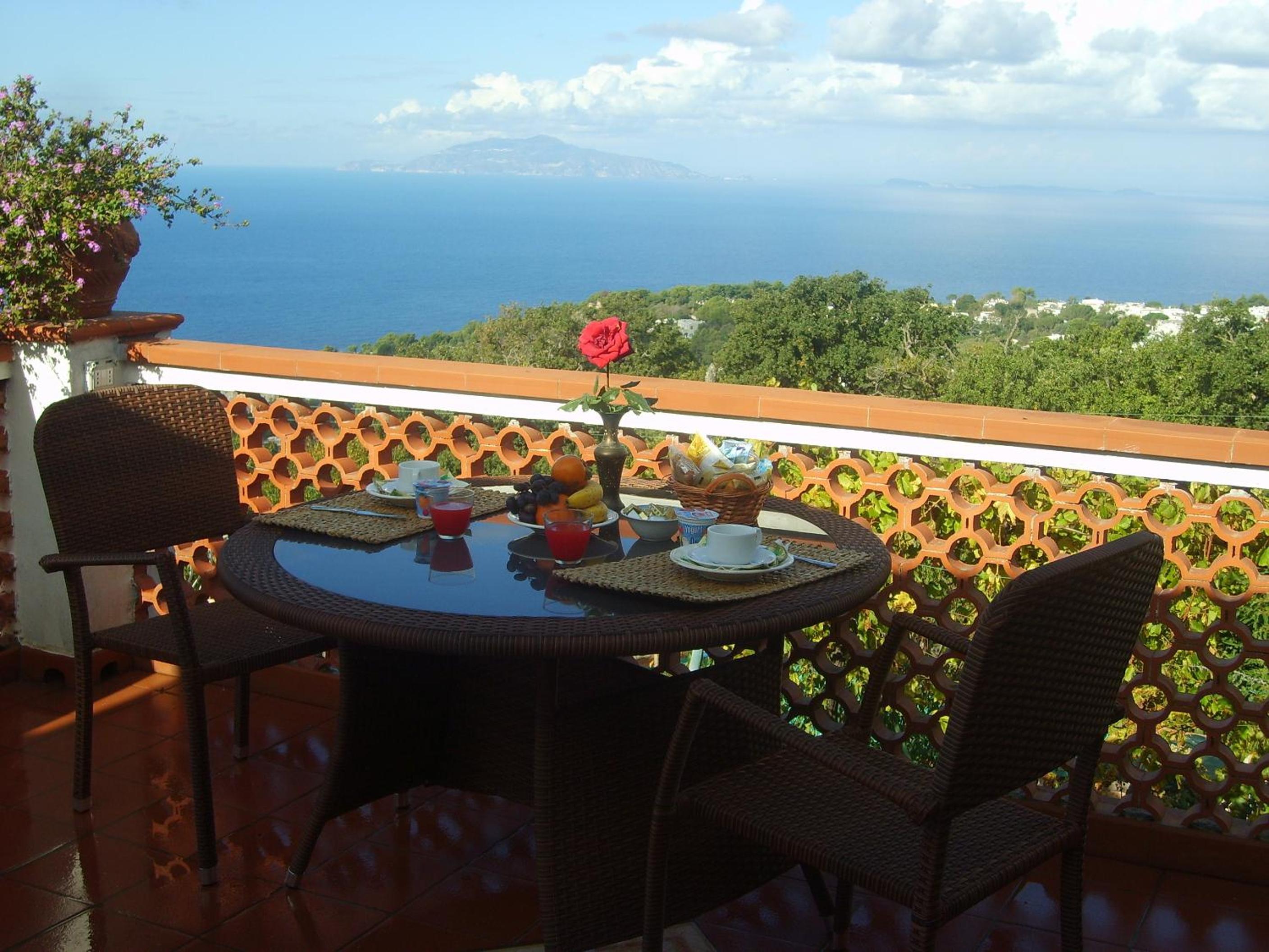 Double or Twin Room with Sea View photo 3