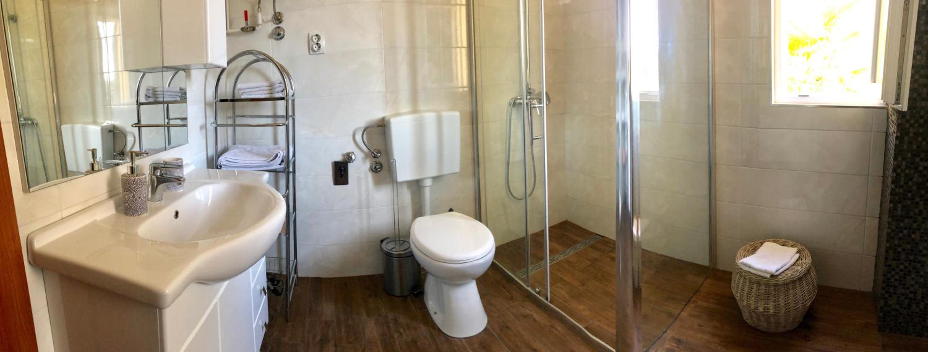 Two-Bedroom Apartment with Balcony and Sea View - Photo 7