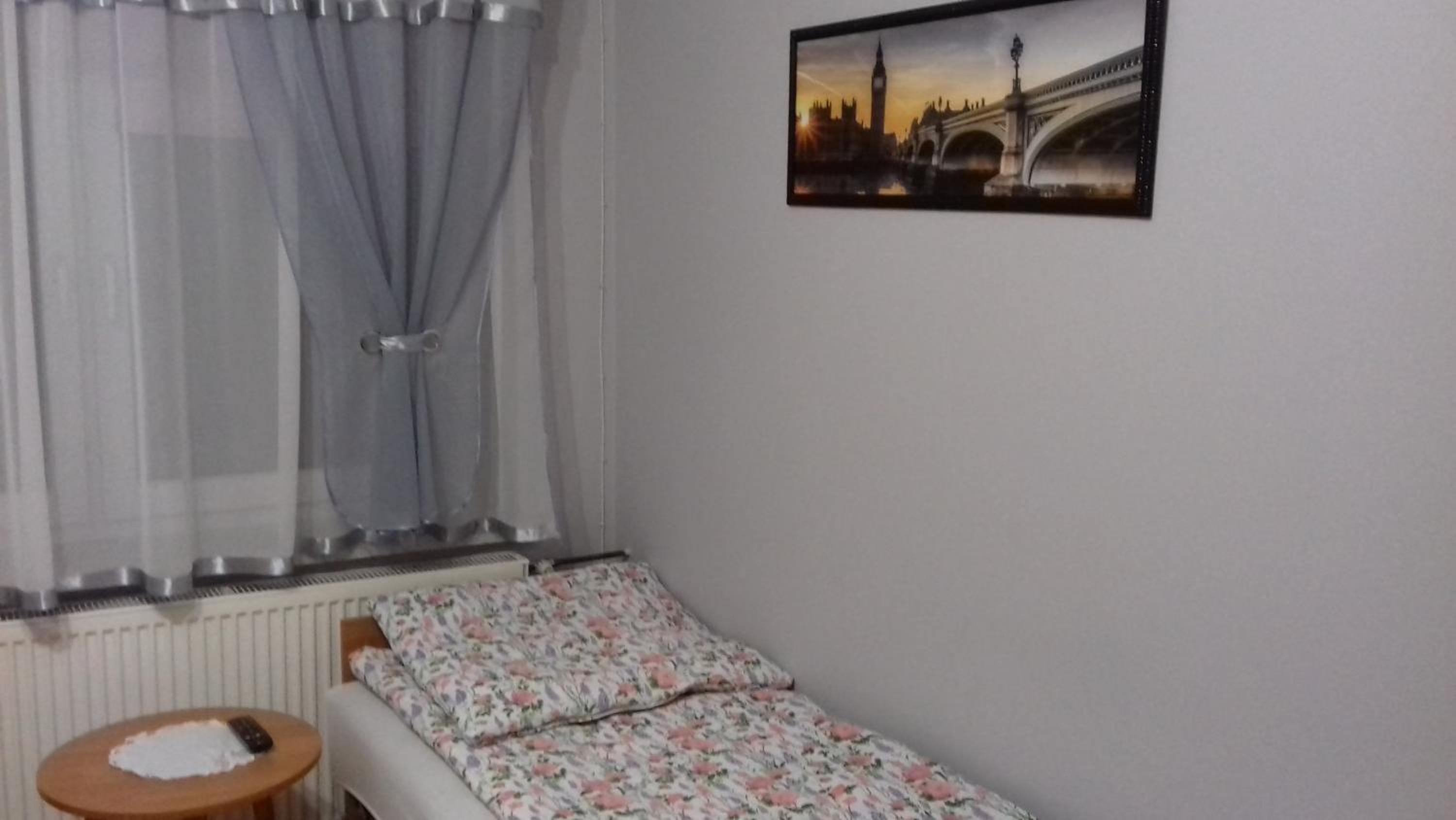 Triple Room with Private Bathroom photo 3