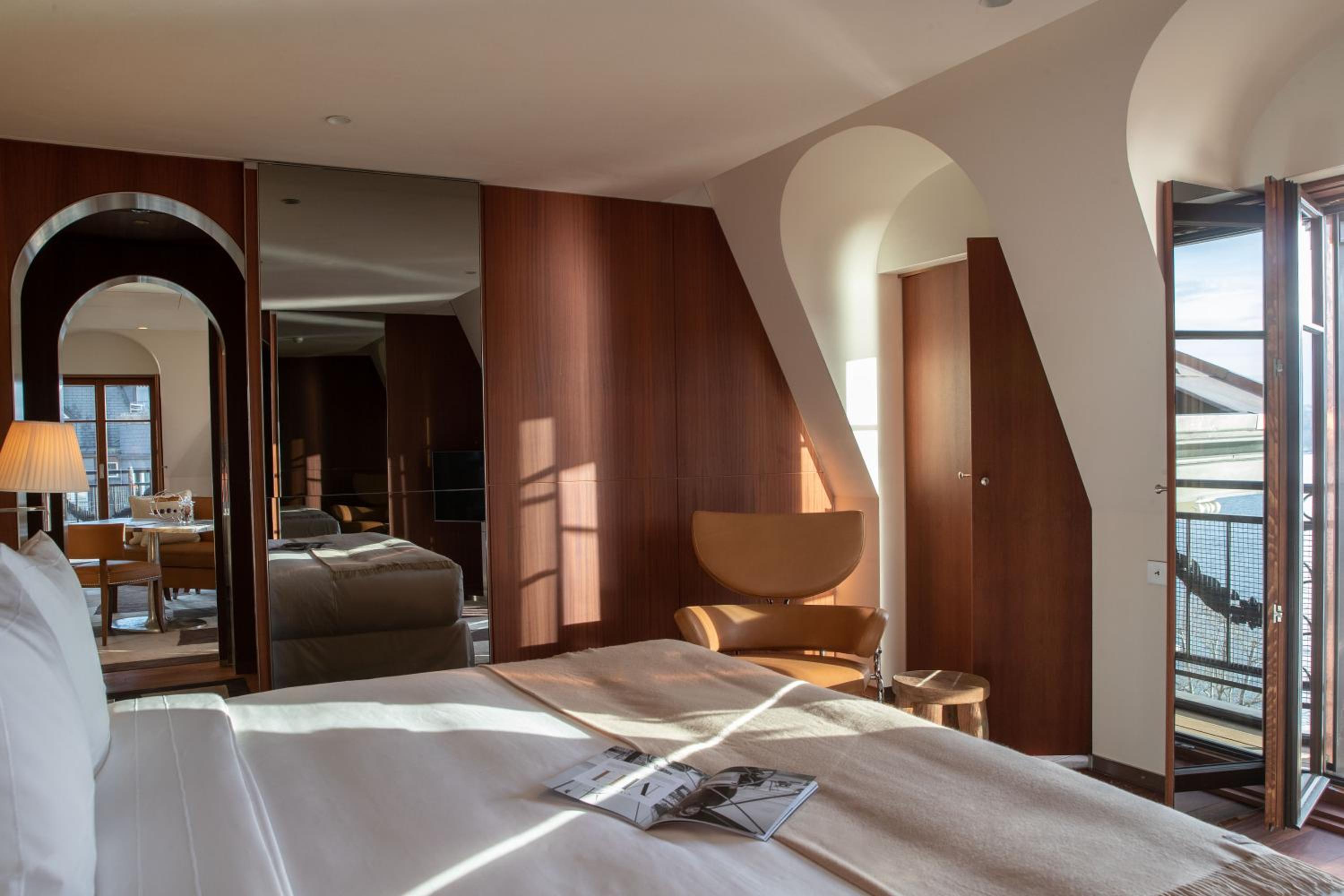 Lakeview Suite photo 3