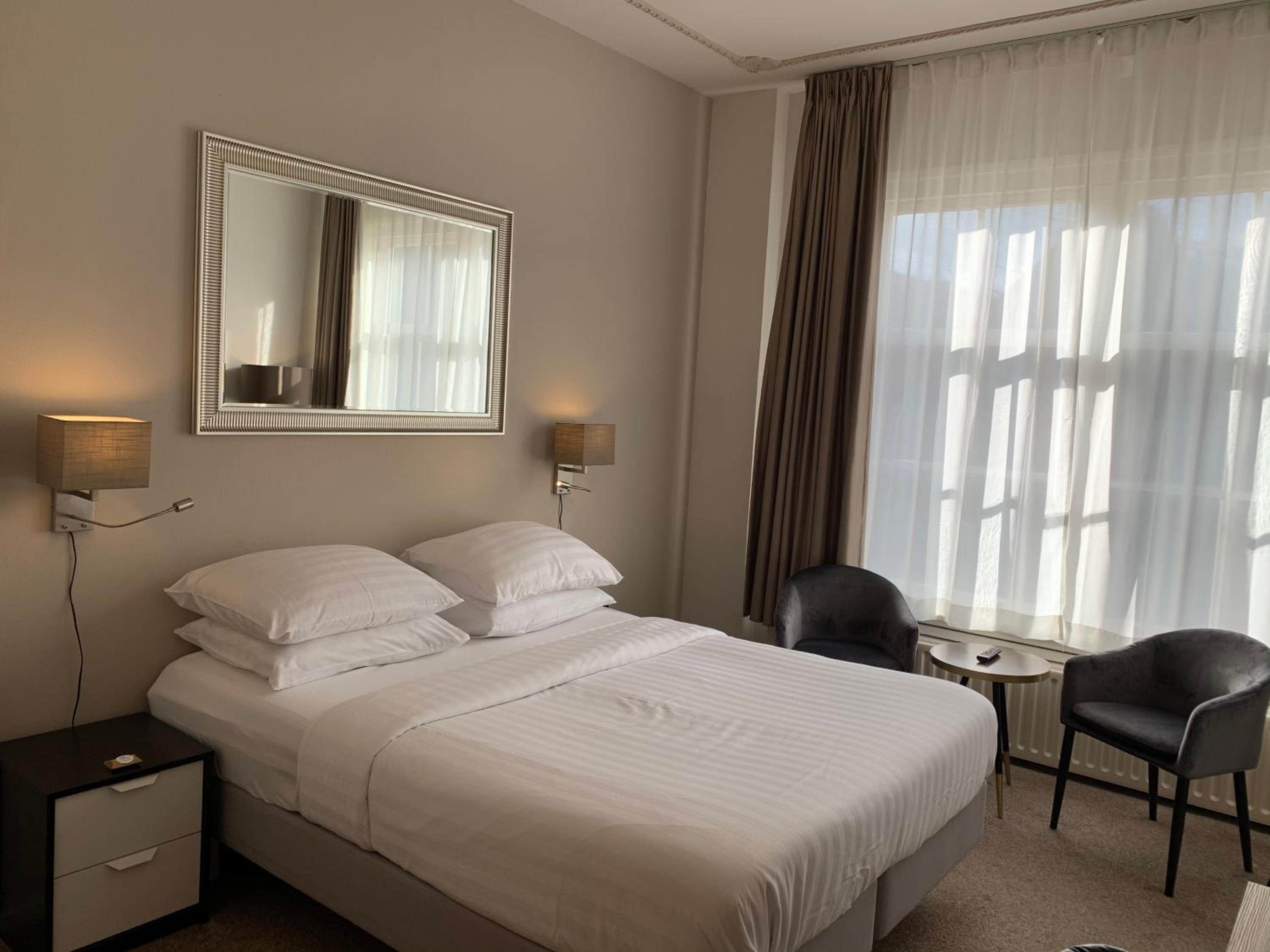 Comfort Double Room with Canal View - Photo 10