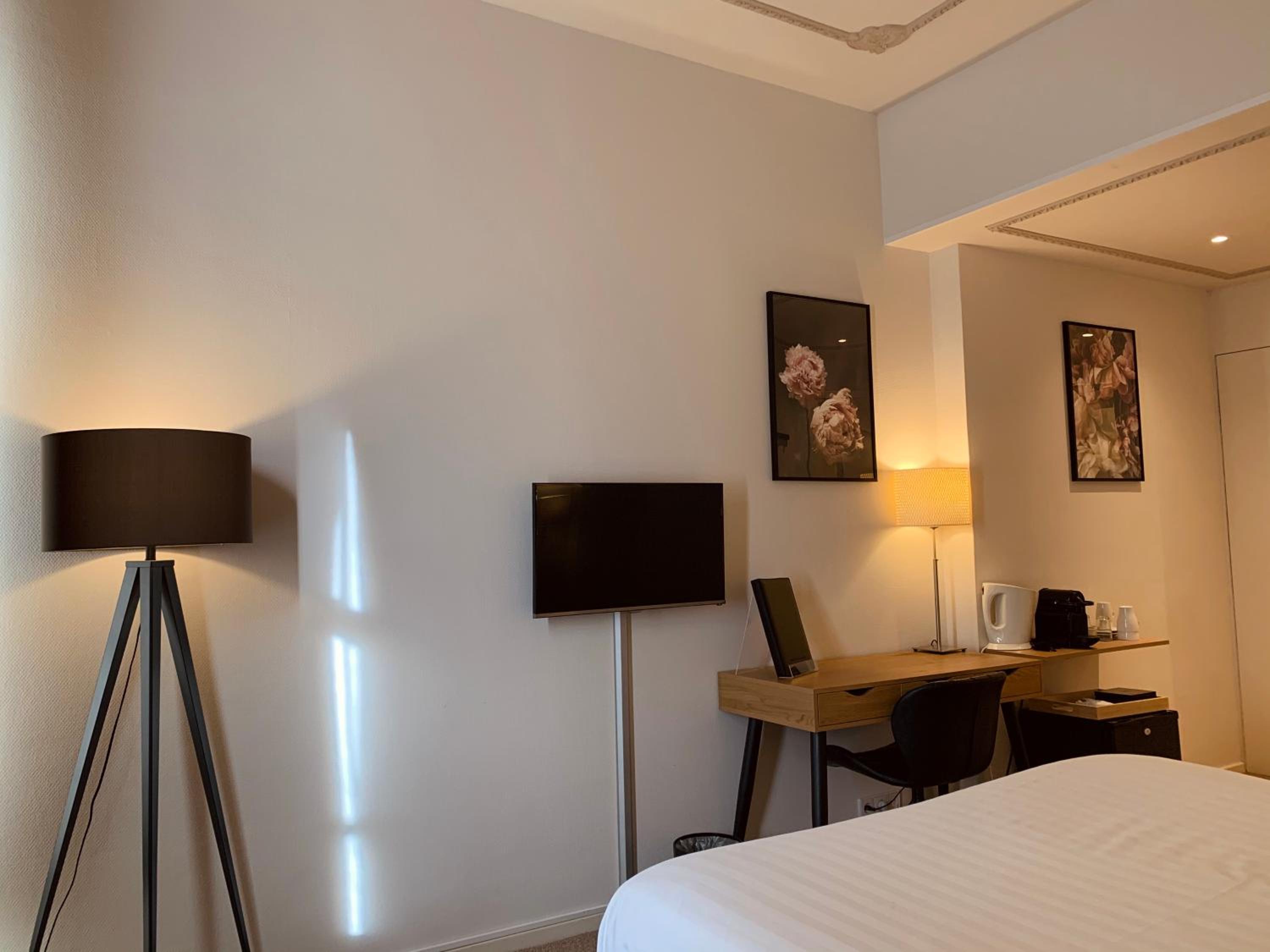 Comfort Double Room with Canal View - Photo 11