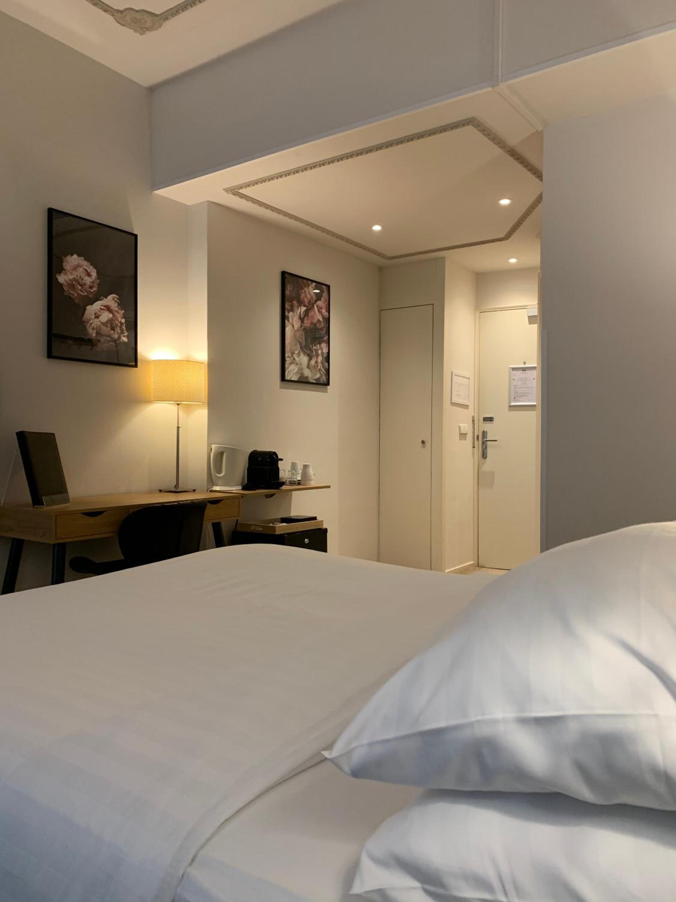 Comfort Double Room with Canal View - Photo 9