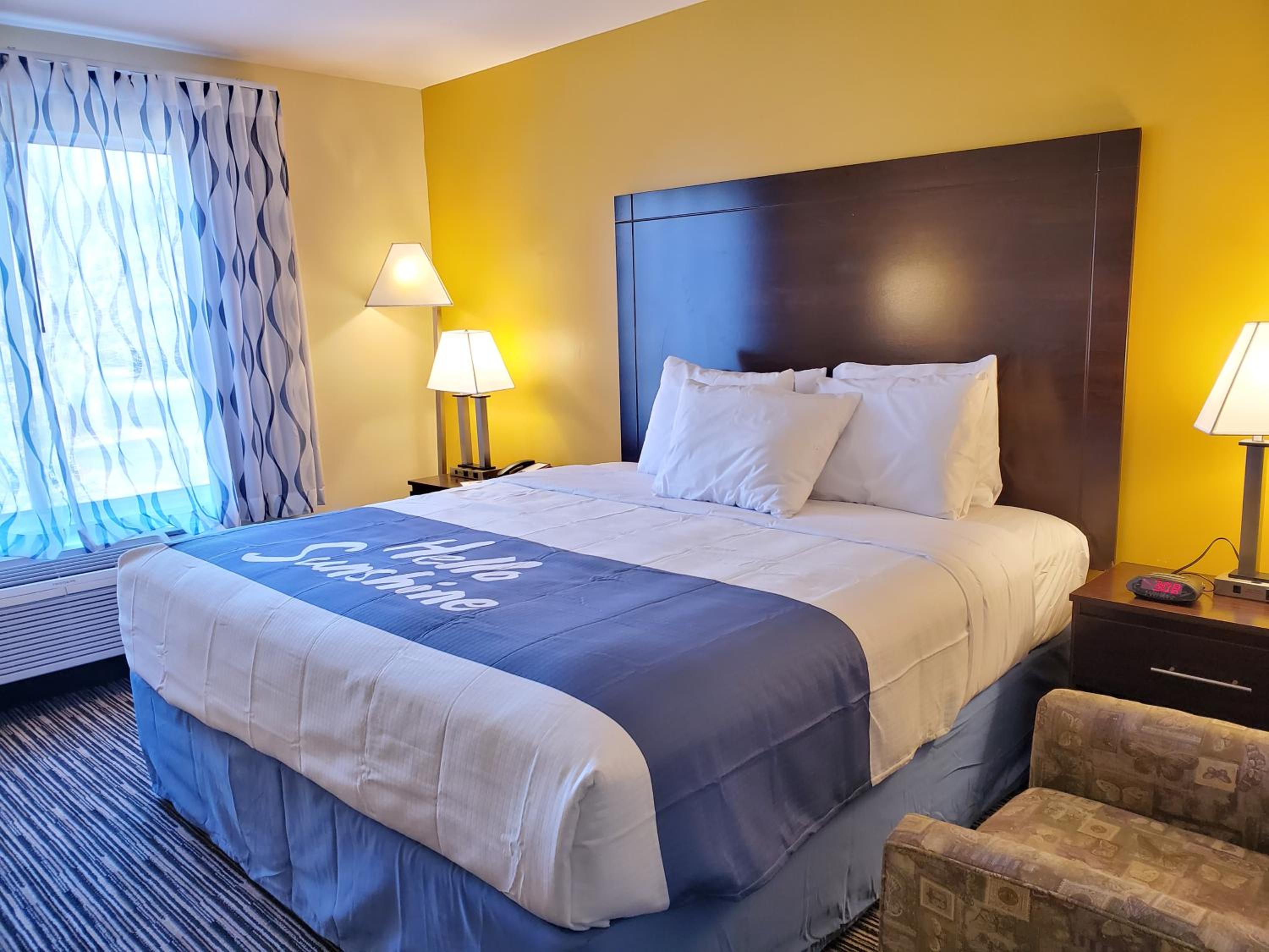 King Room - Non-Smoking photo 2