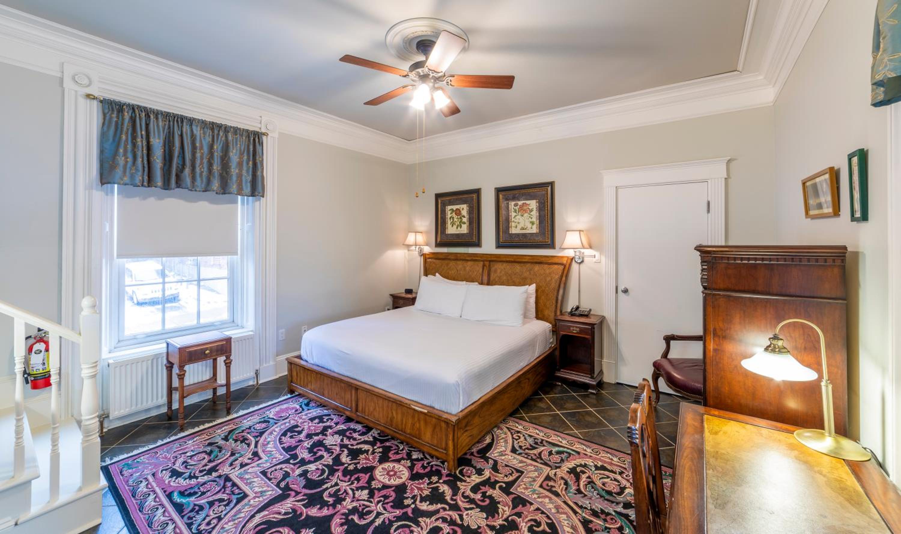 Superior King Suite photo 1