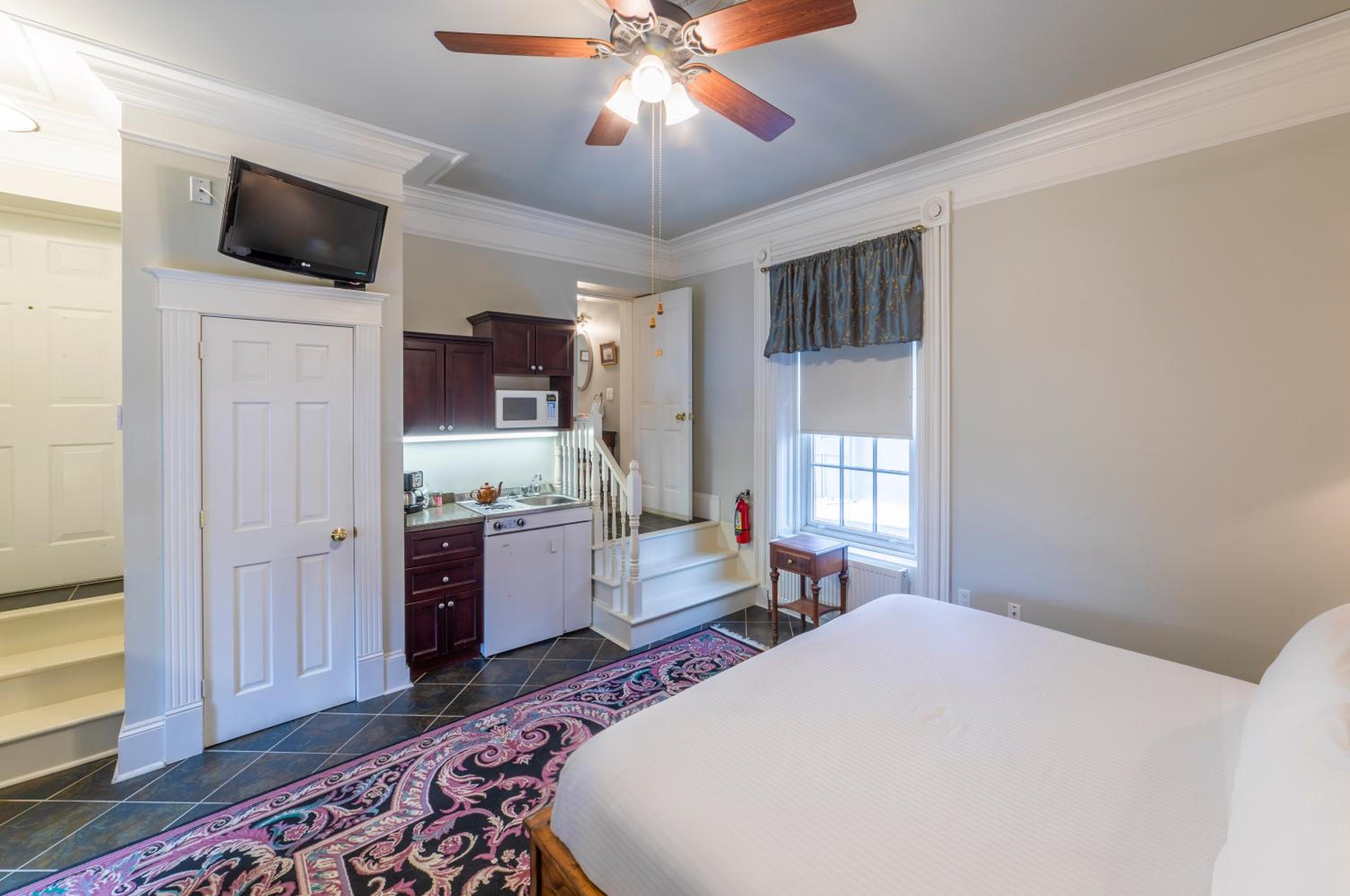 Superior King Suite photo 3
