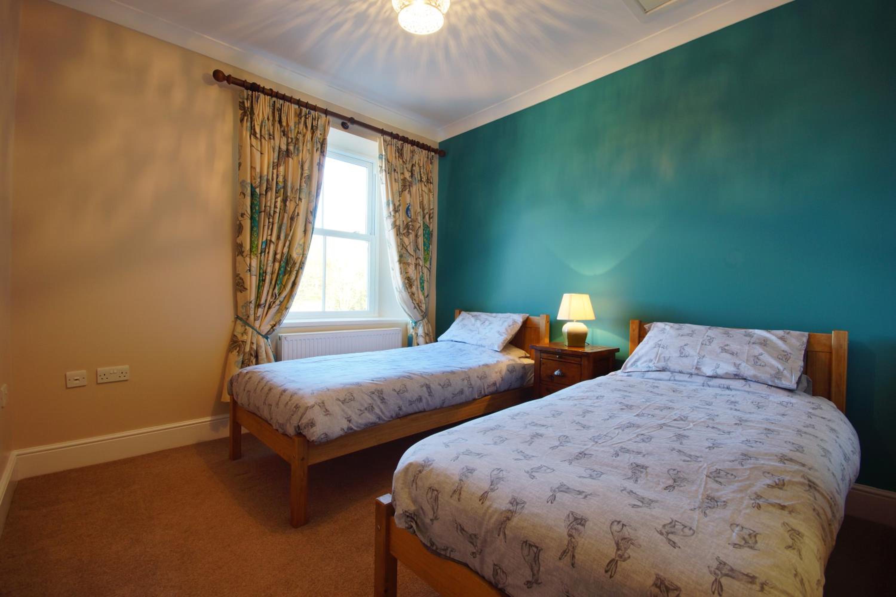 Twin Room with Private Bathroom photo 2