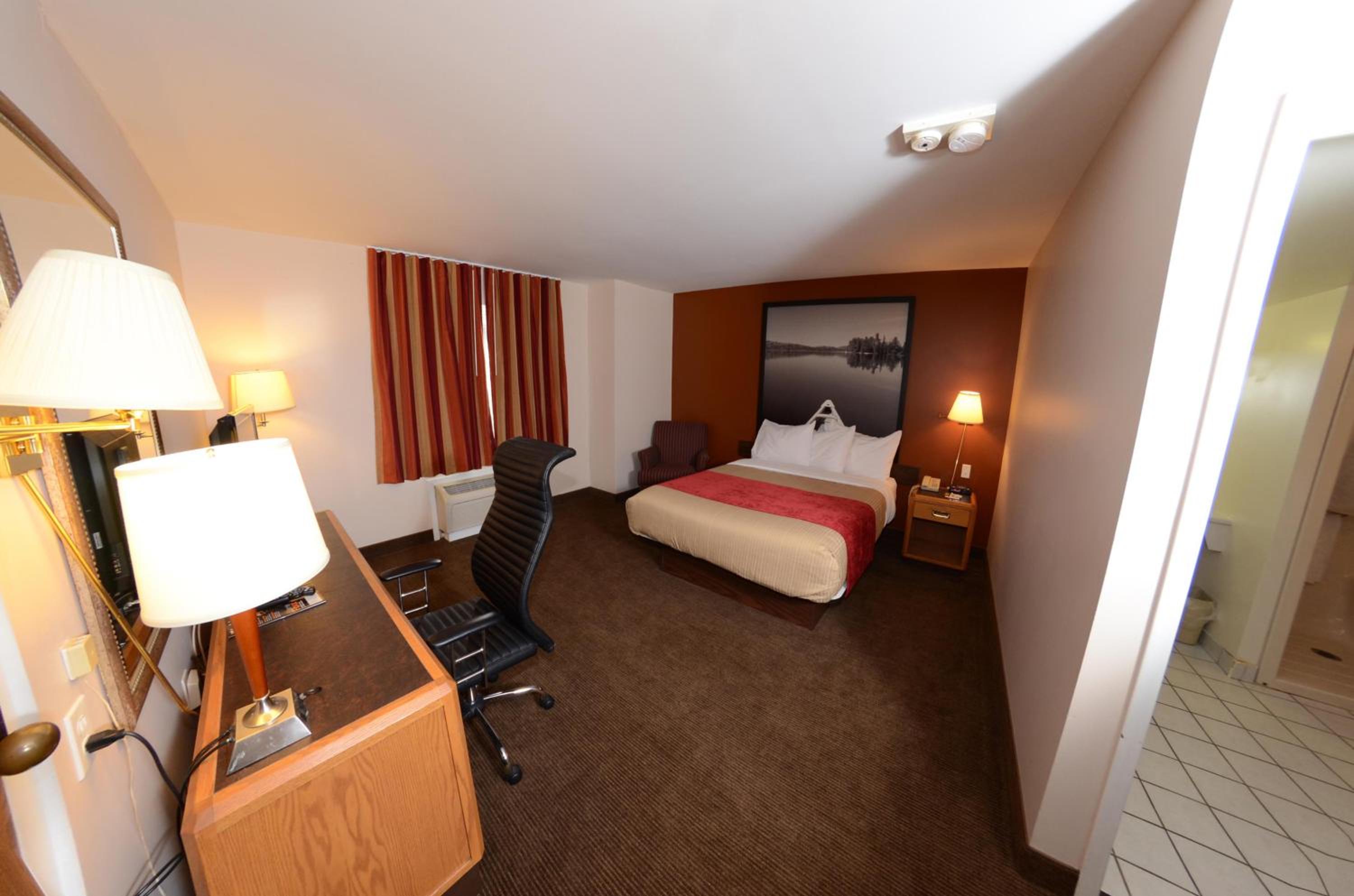 King Room - Non-Smoking - Photo 4