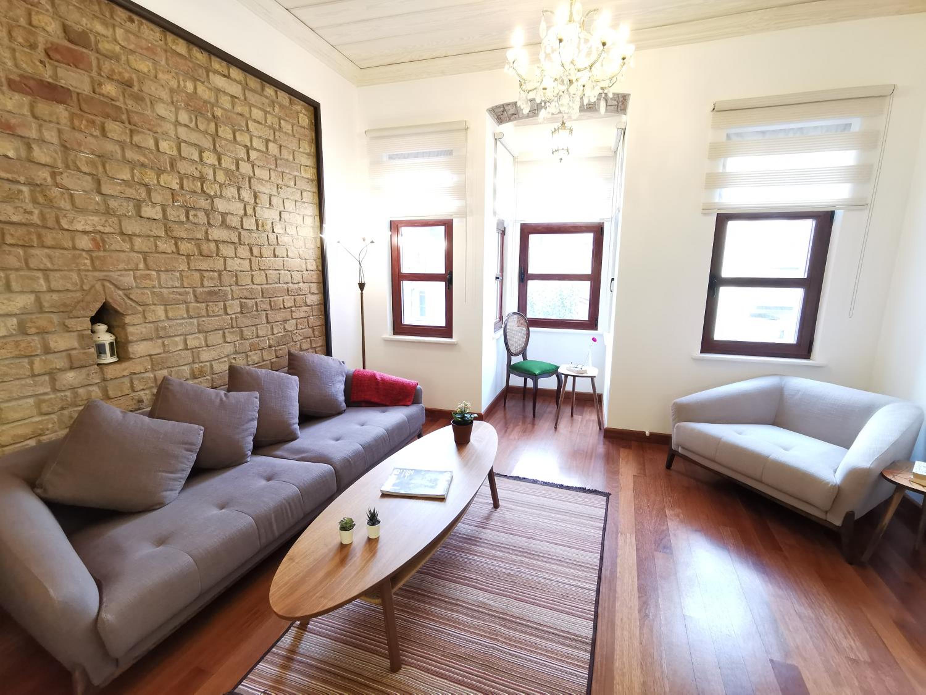 Apartment photo 1