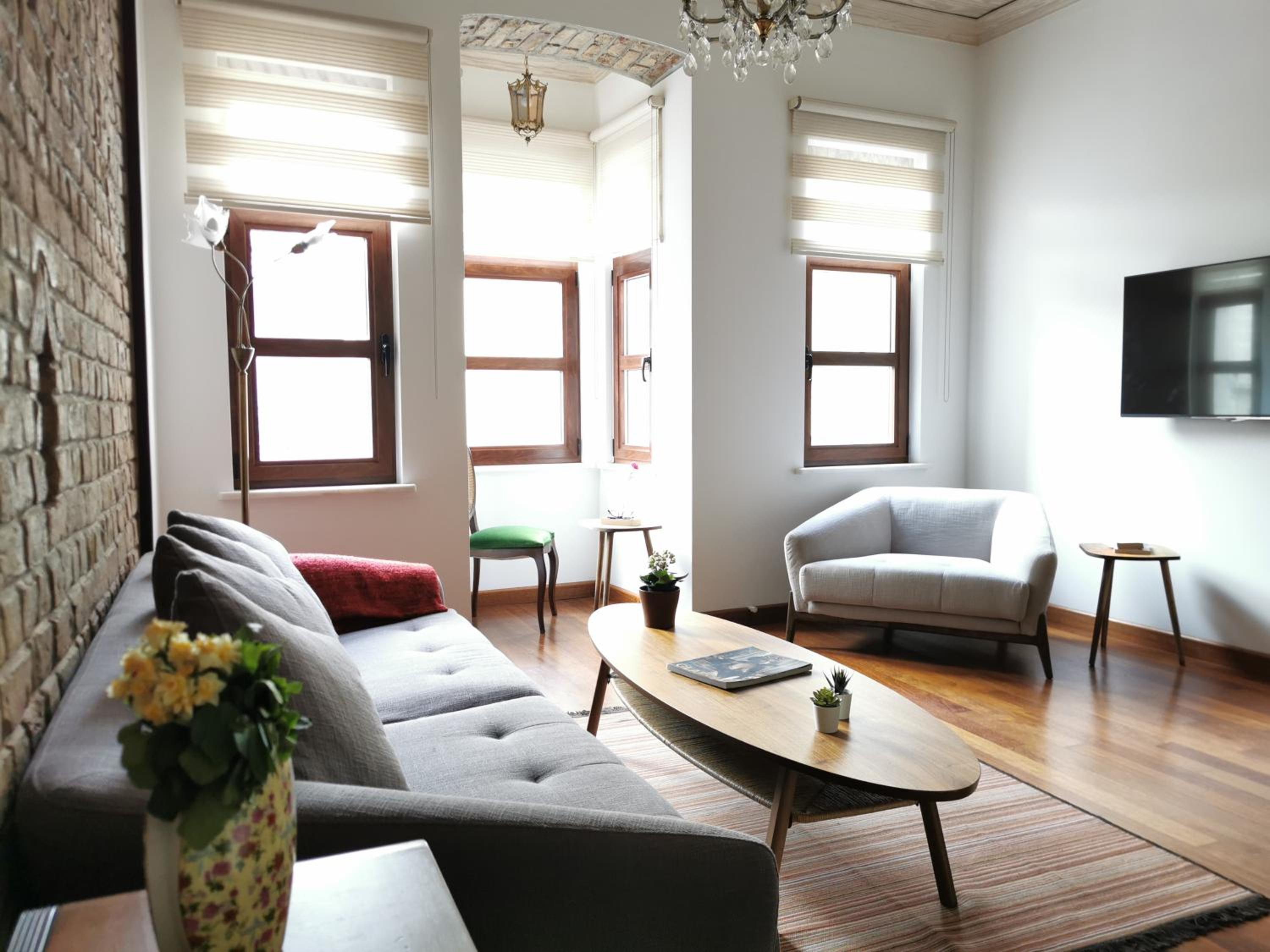 Apartment photo 2