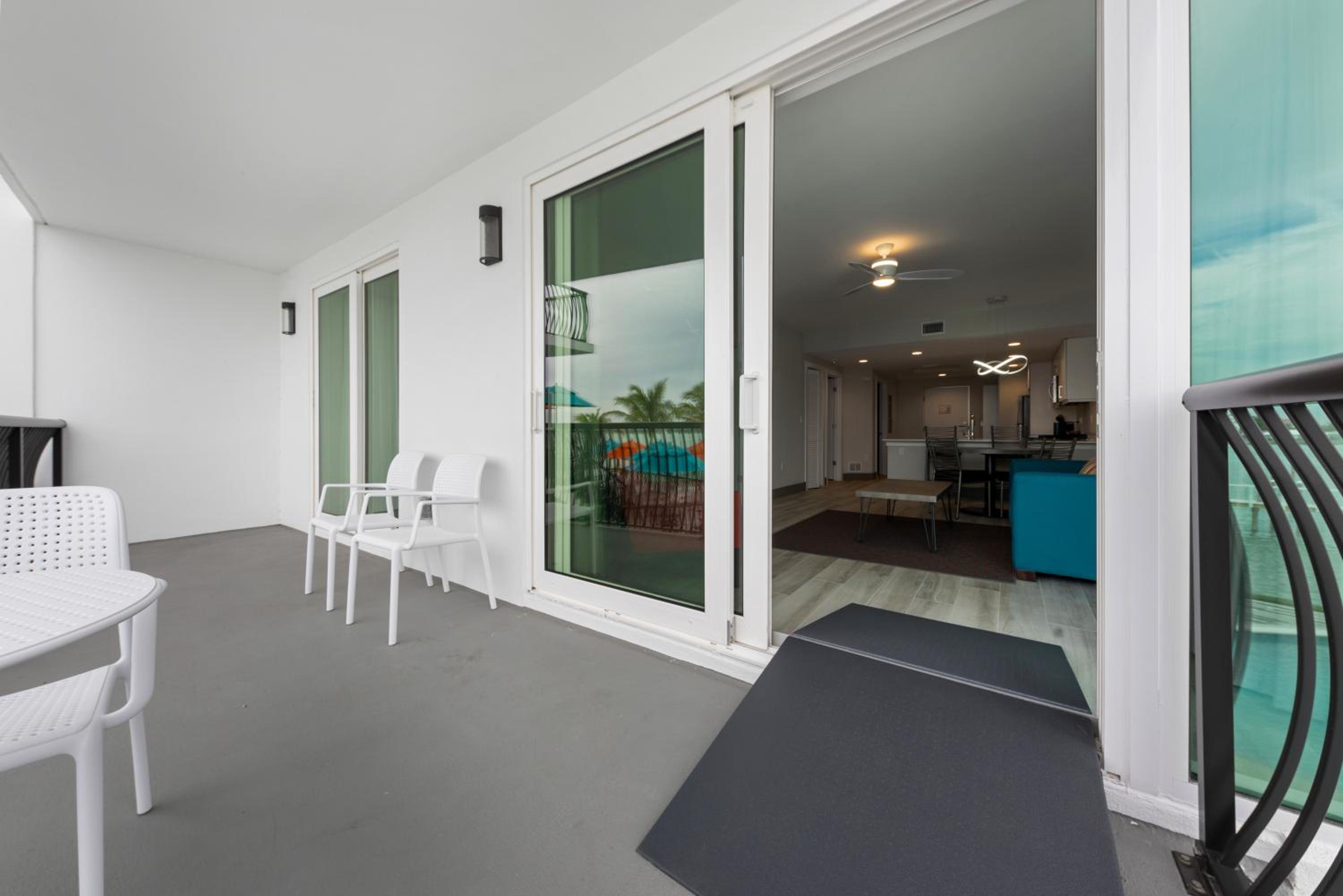 Two-Bedroom Suite ACCESSIBLE with Balcony and Full Water View