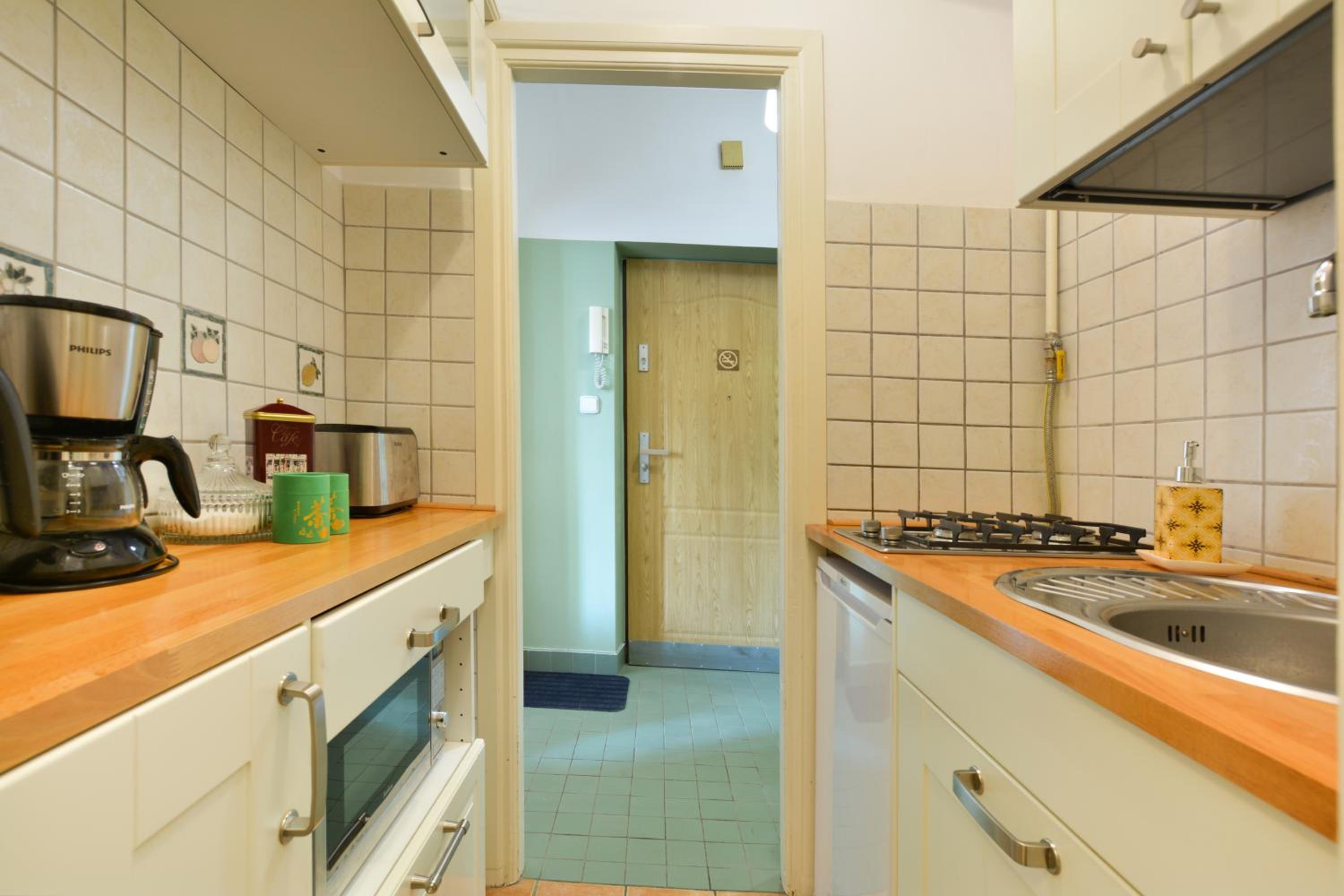 Apartment with Balcony - Photo 24