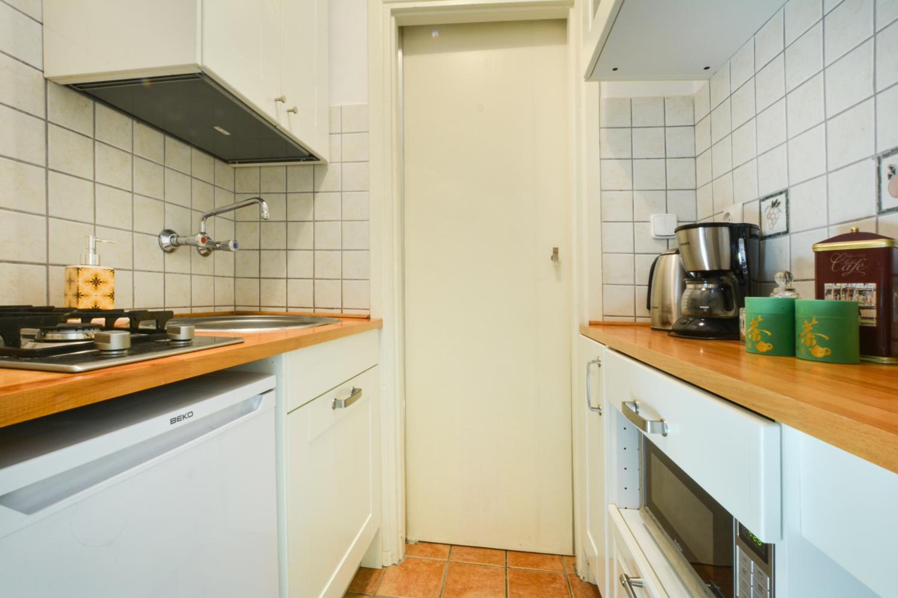 Apartment with Balcony - Photo 25