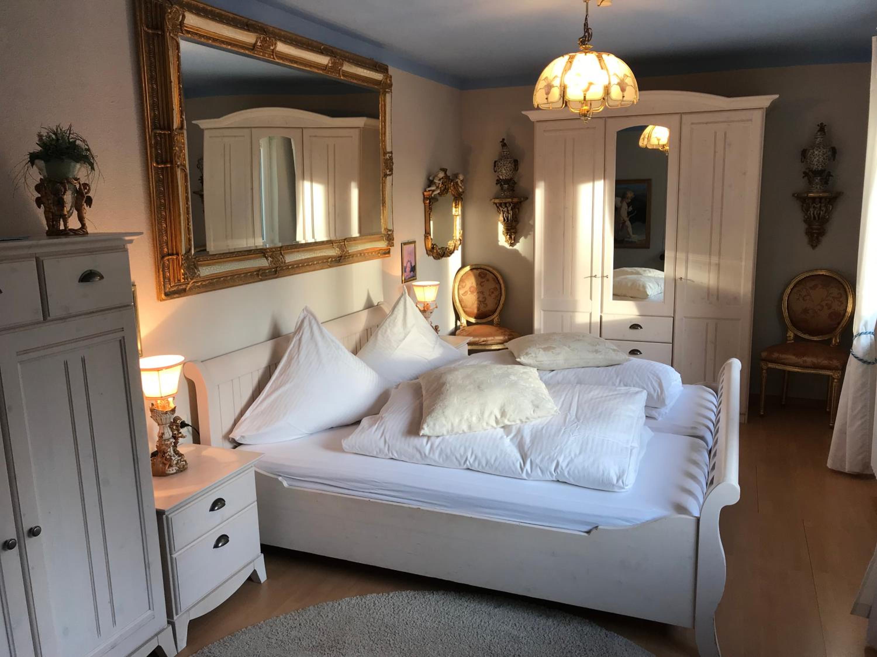 Angle Room photo 1
