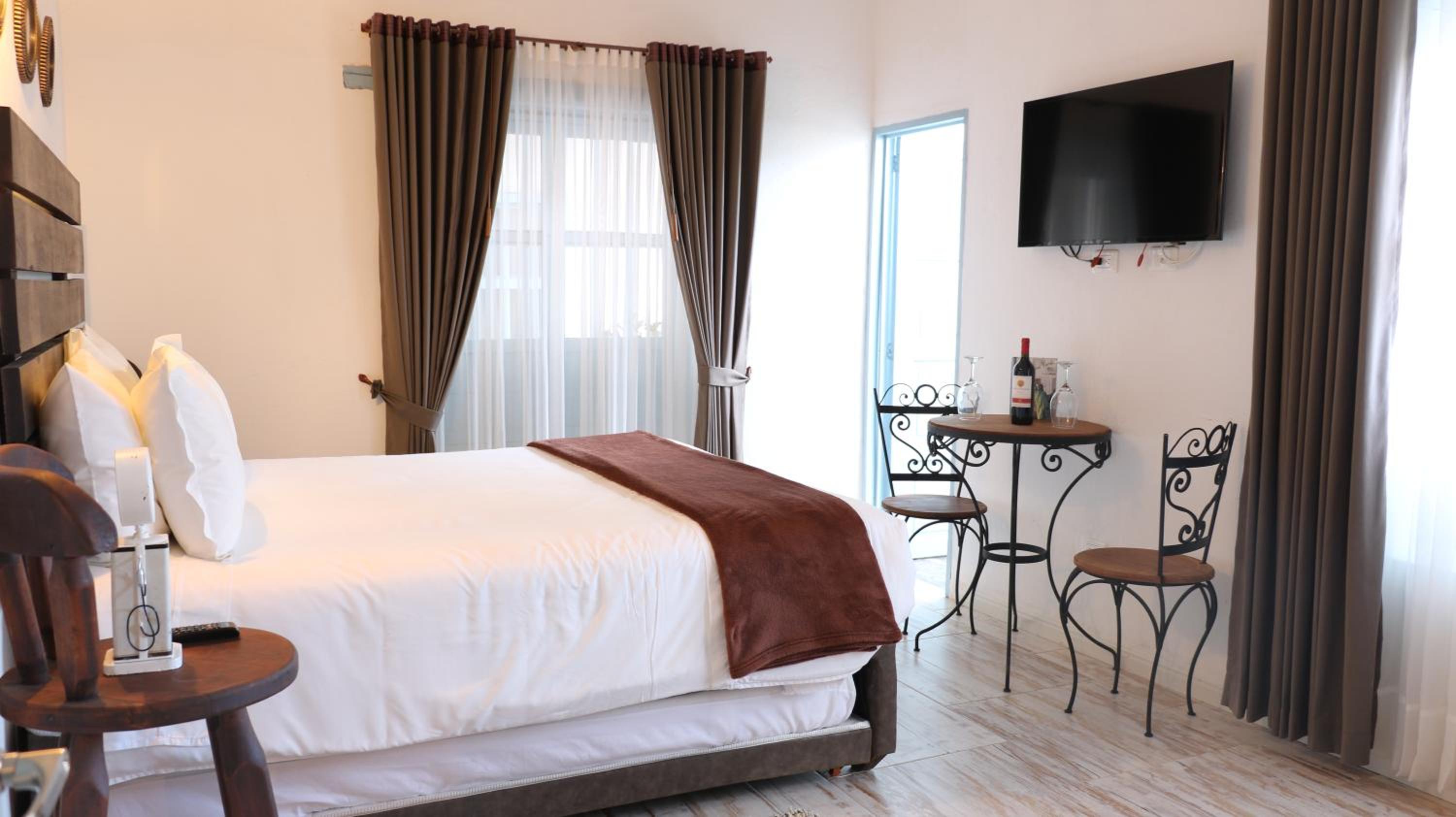Deluxe Double Room with Extra Bed photo 2