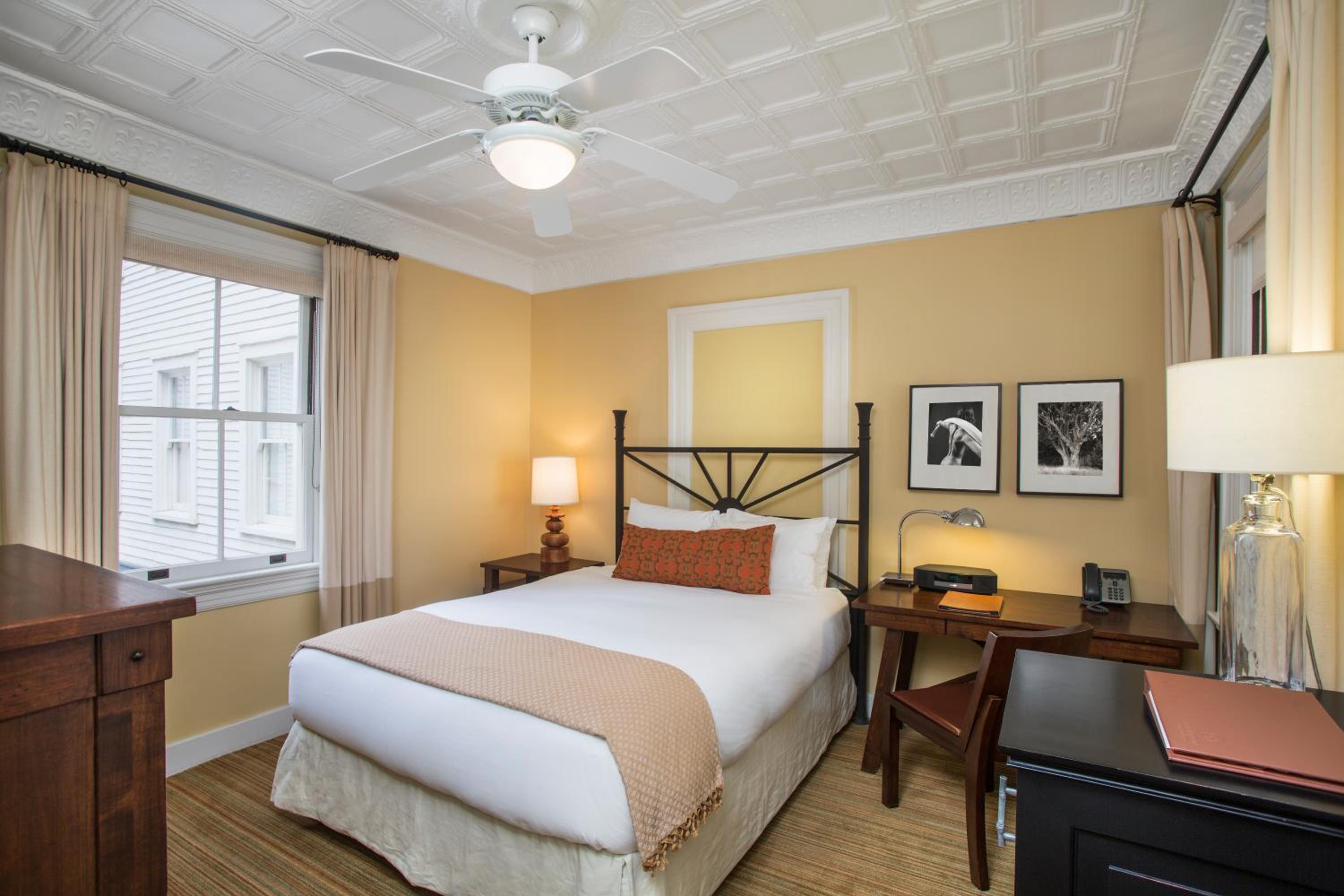 Queen Room - Photo 1